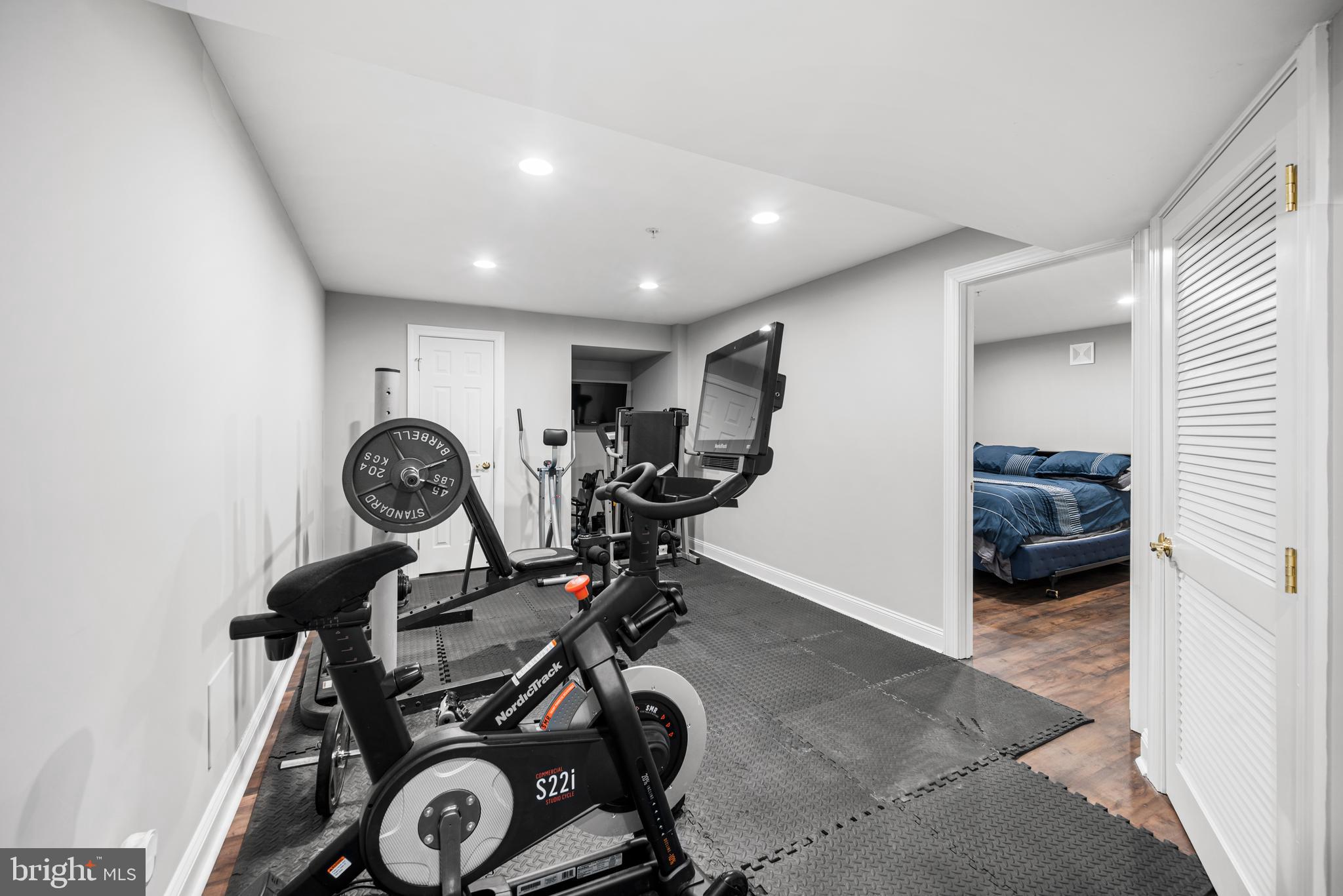 OAK CREEK CLUB - Residential