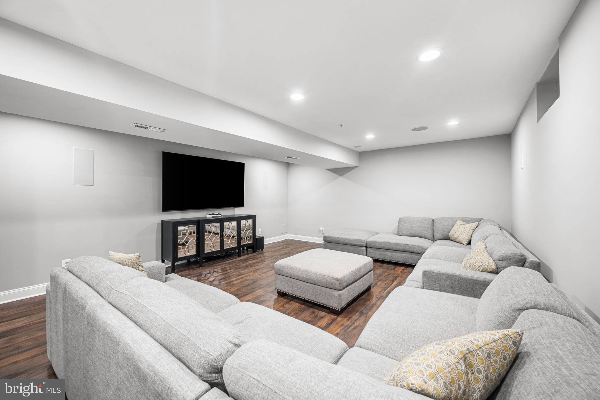 OAK CREEK CLUB - Residential