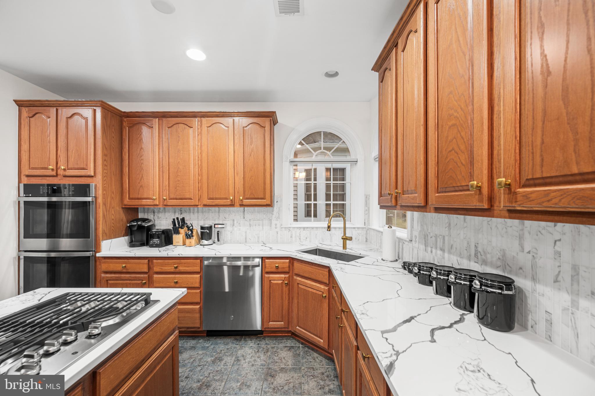 OAK CREEK CLUB - Residential