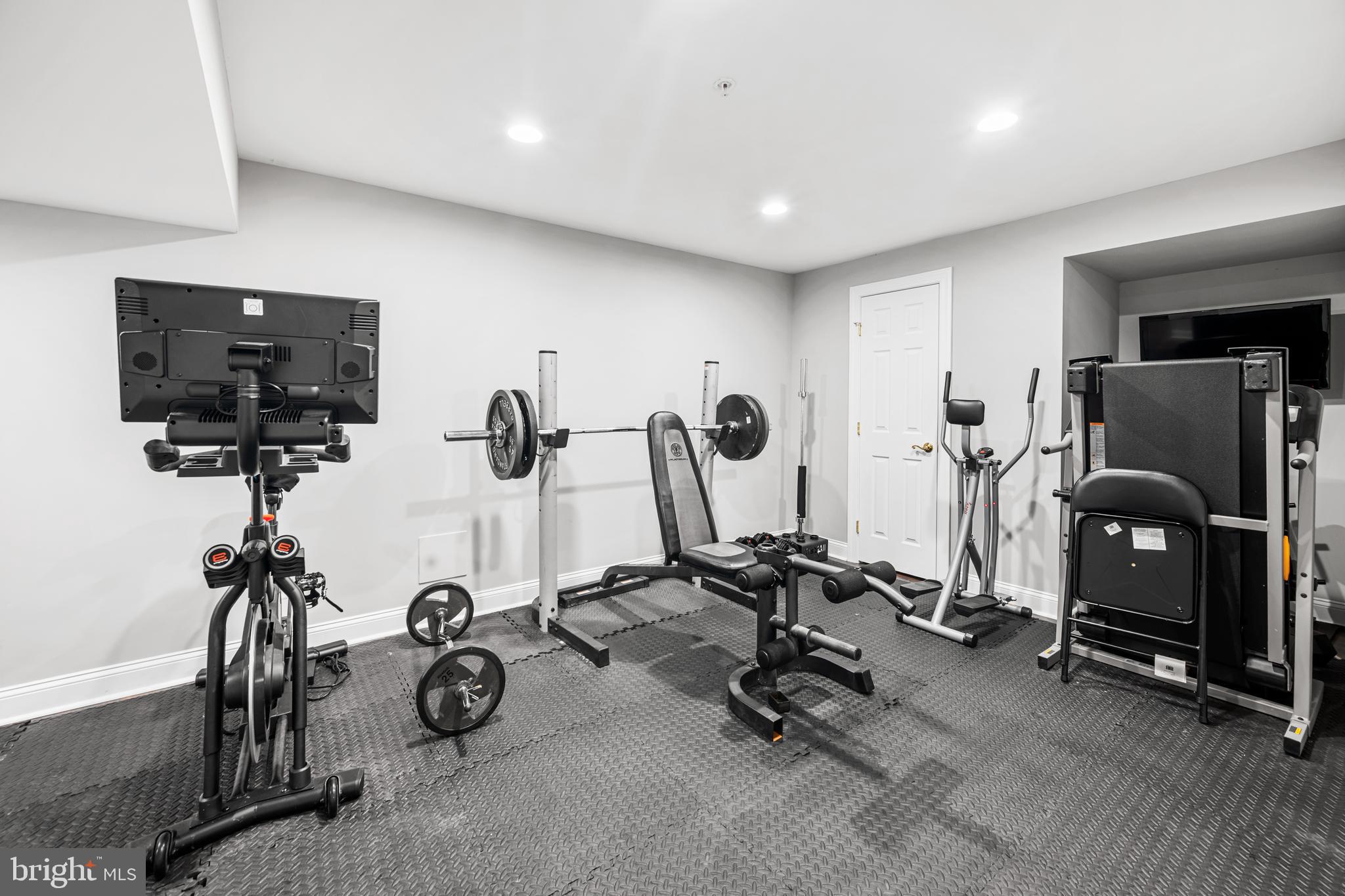 OAK CREEK CLUB - Residential