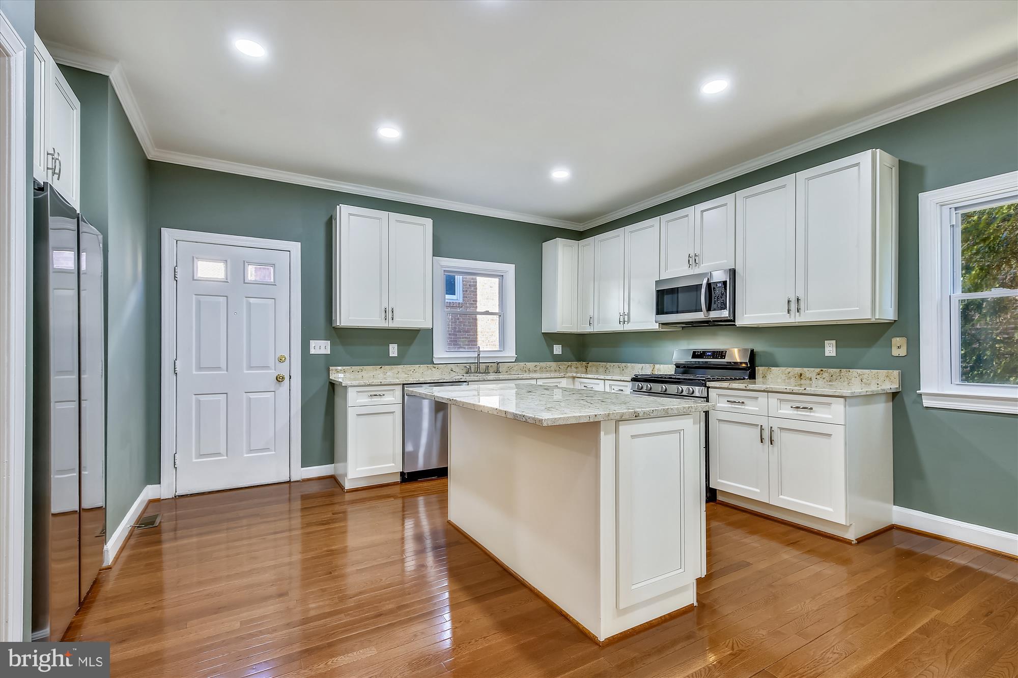 4489 SALEM LANE NW