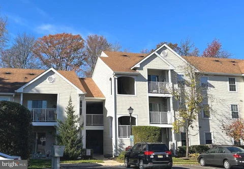 324 Walden Circle, Trenton, NJ MLS: NJME2083072
