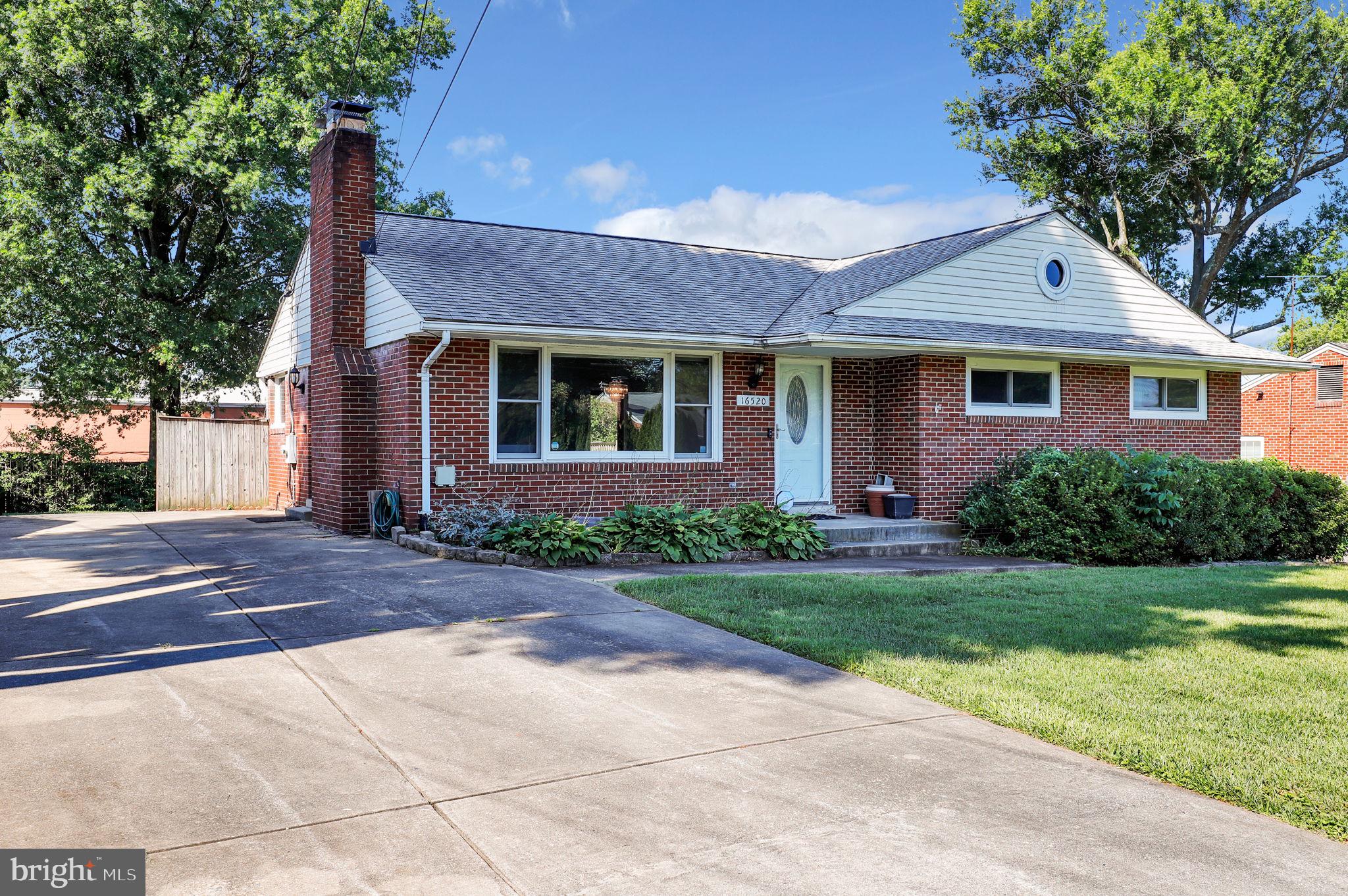 WALNUT HILL - Residential