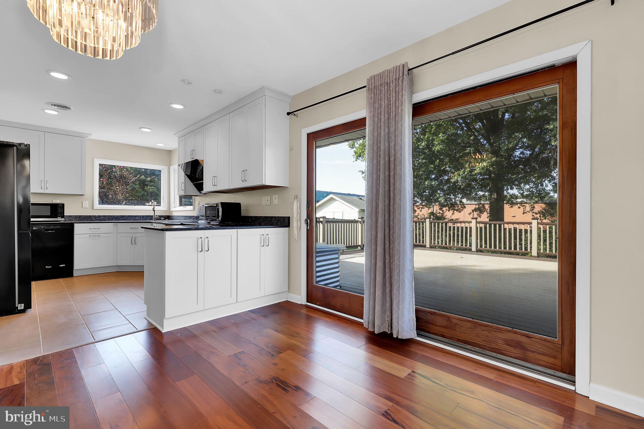 WALNUT HILL - Residential