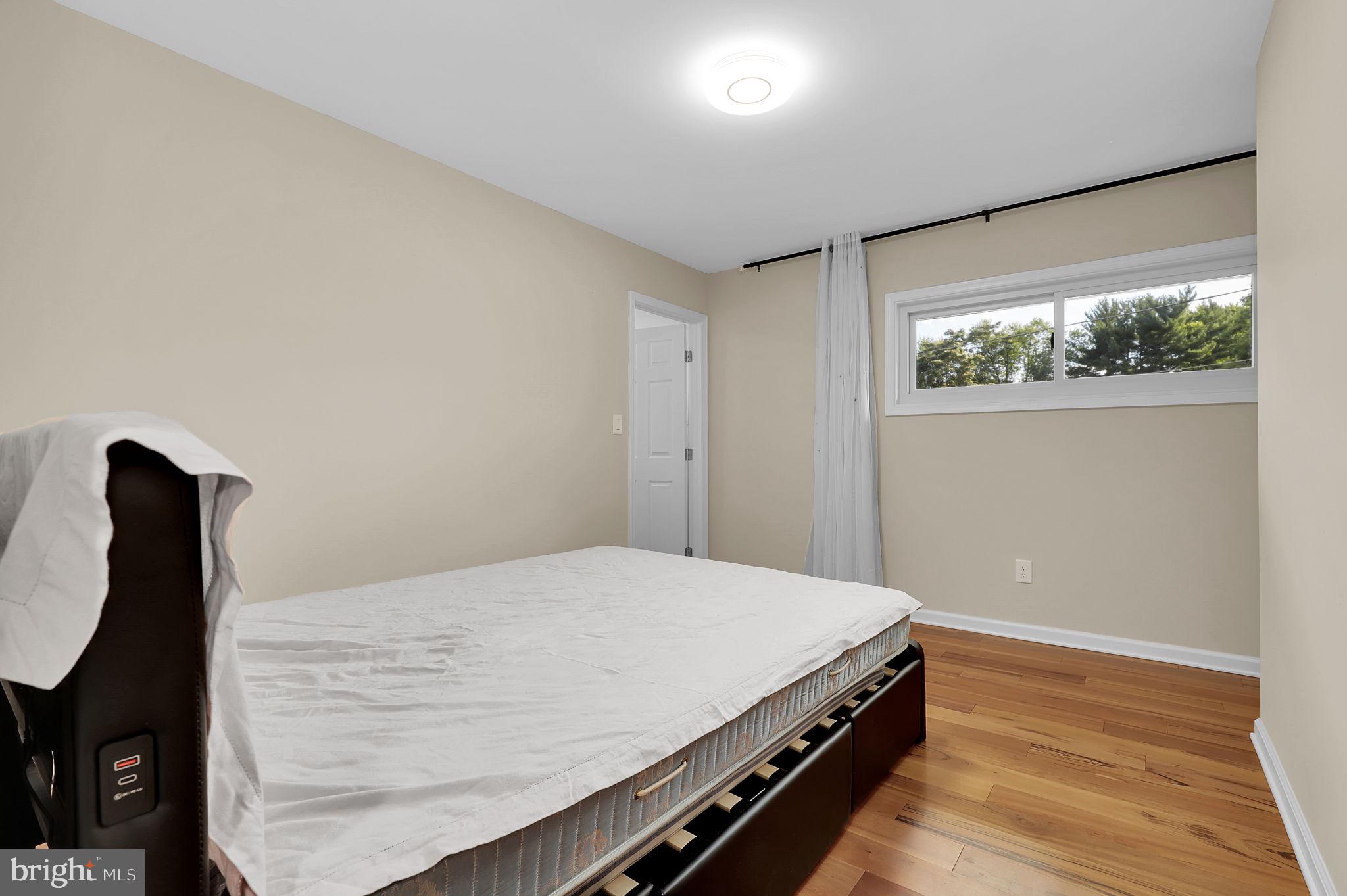 WALNUT HILL - Residential