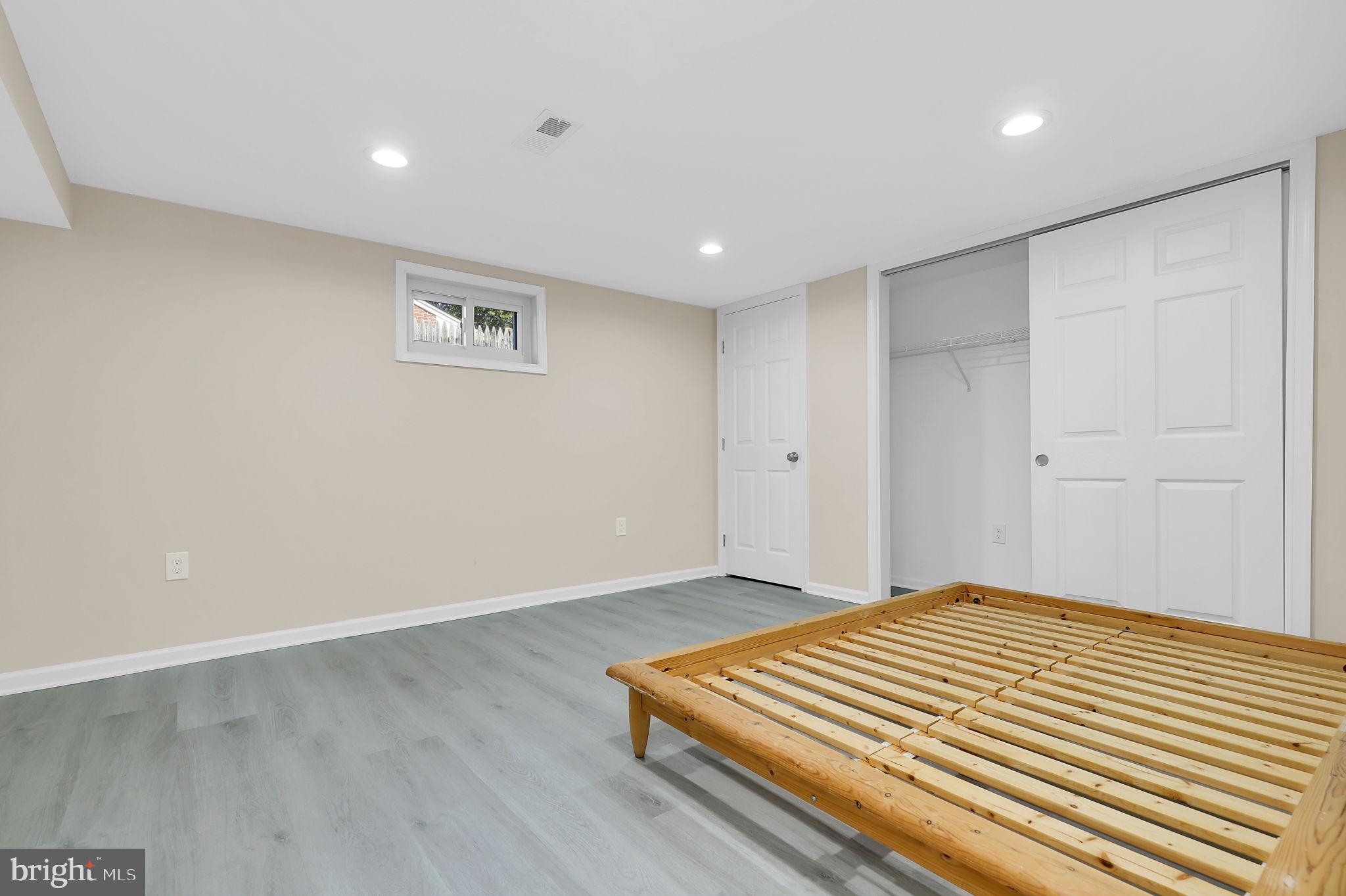 WALNUT HILL - Residential