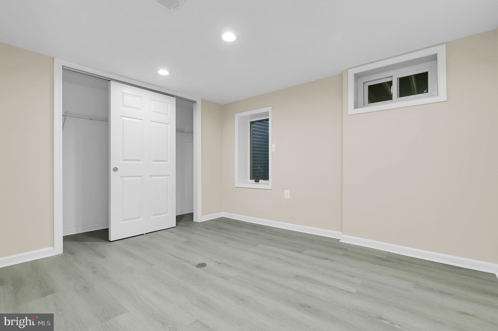 WALNUT HILL - Residential