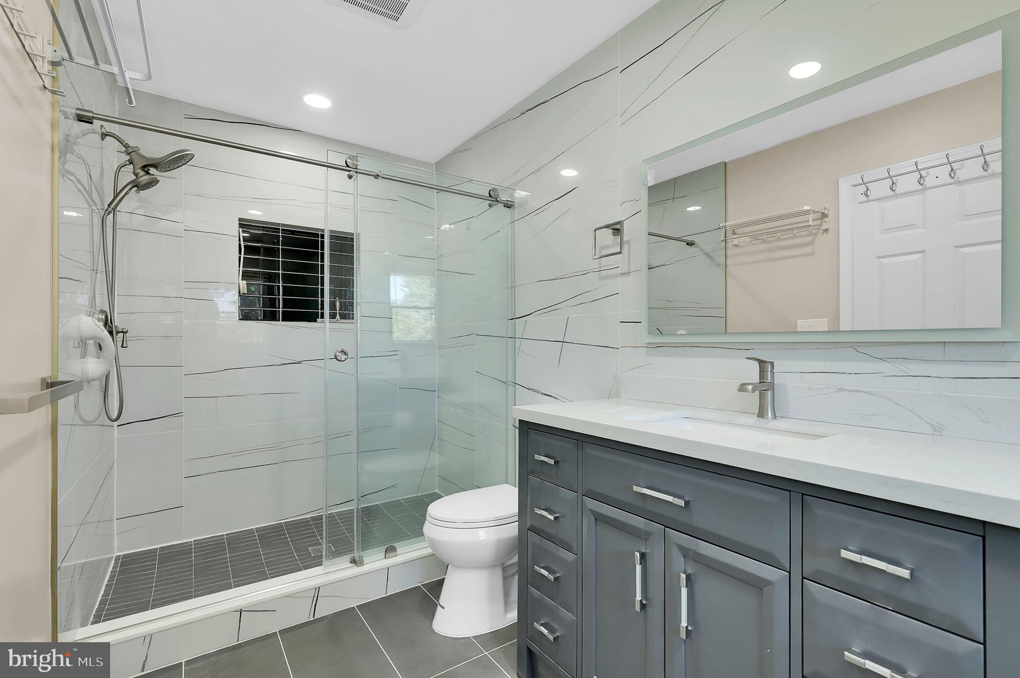 WALNUT HILL - Residential