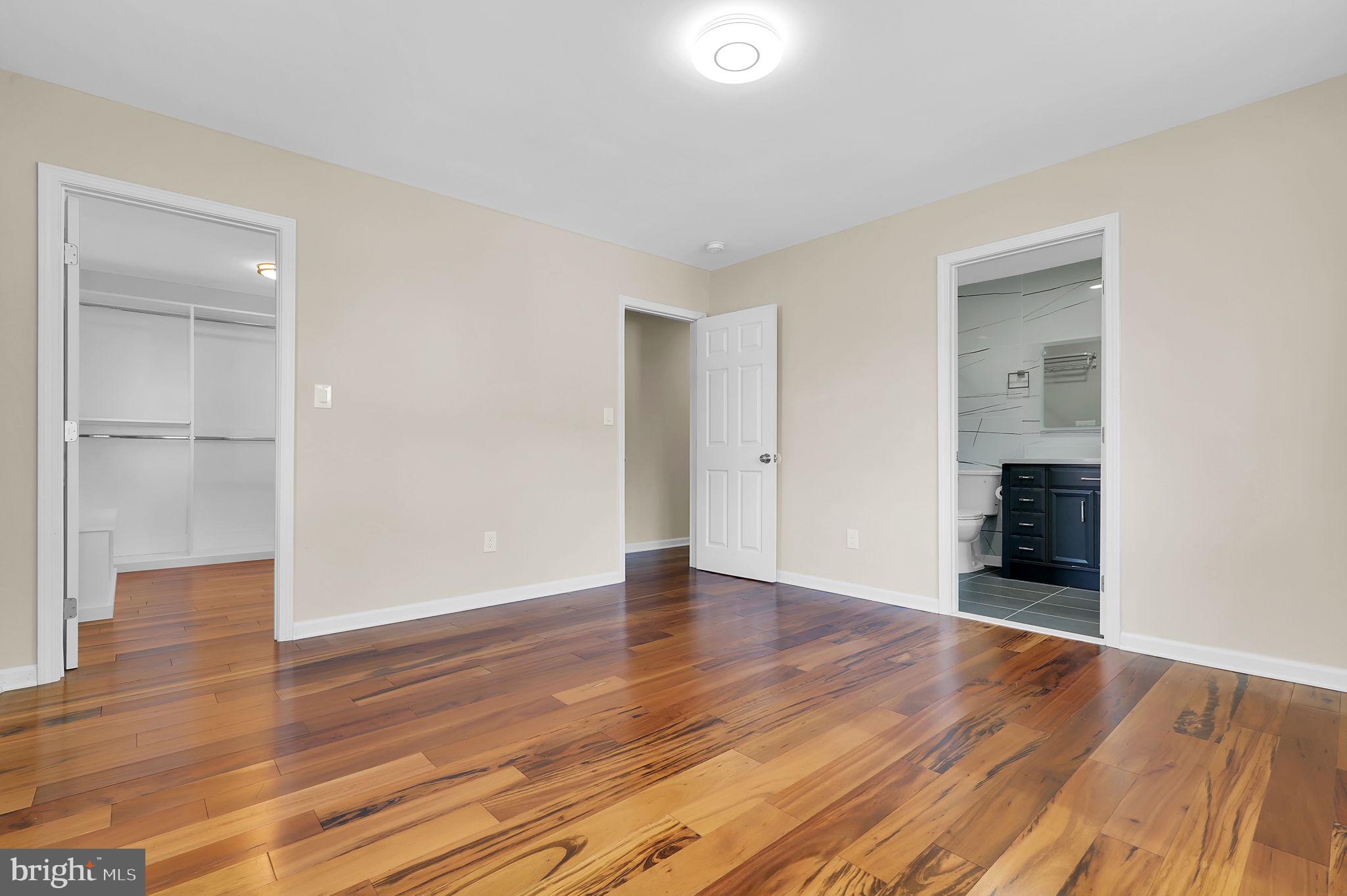 WALNUT HILL - Residential