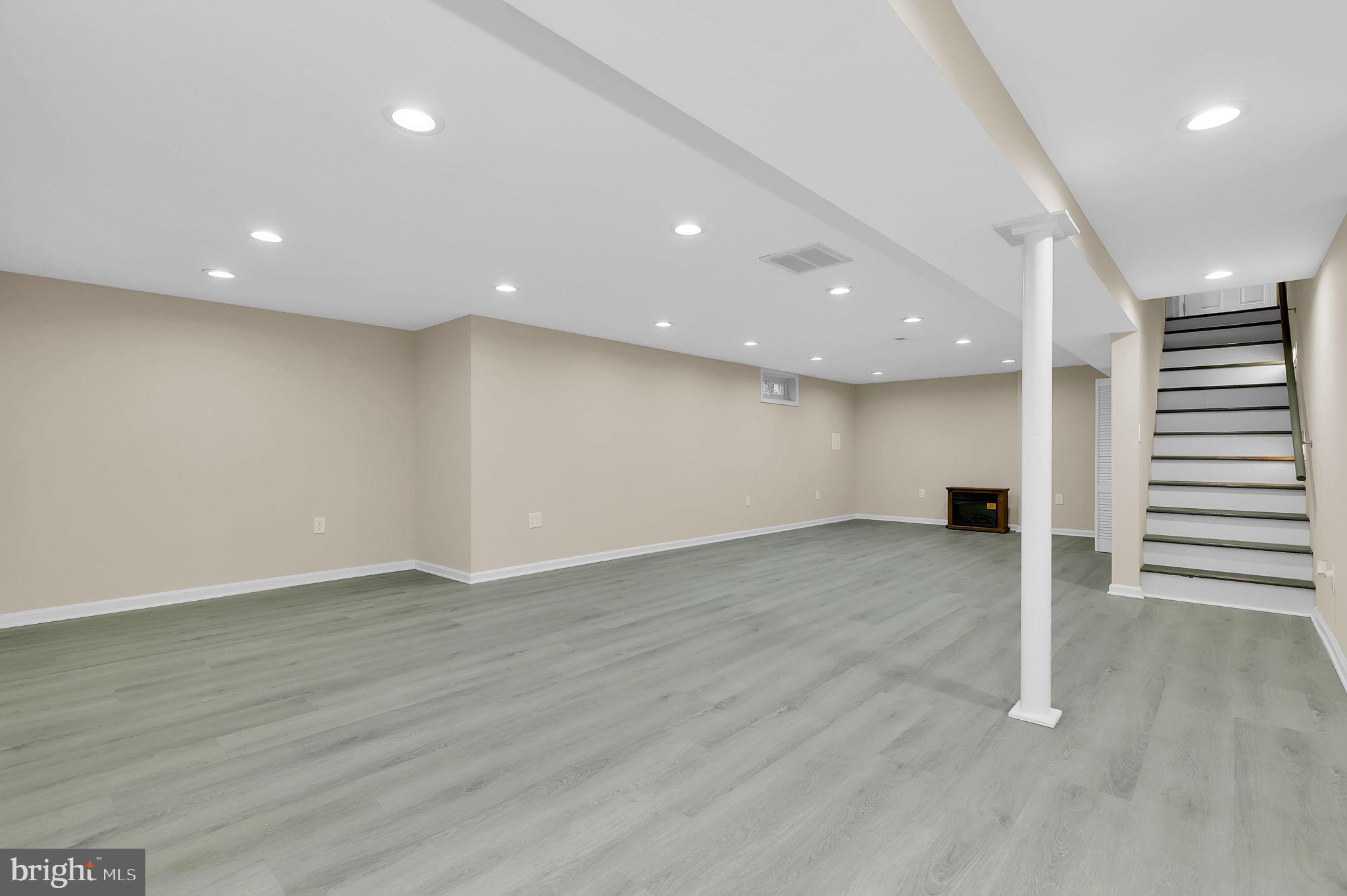 WALNUT HILL - Residential