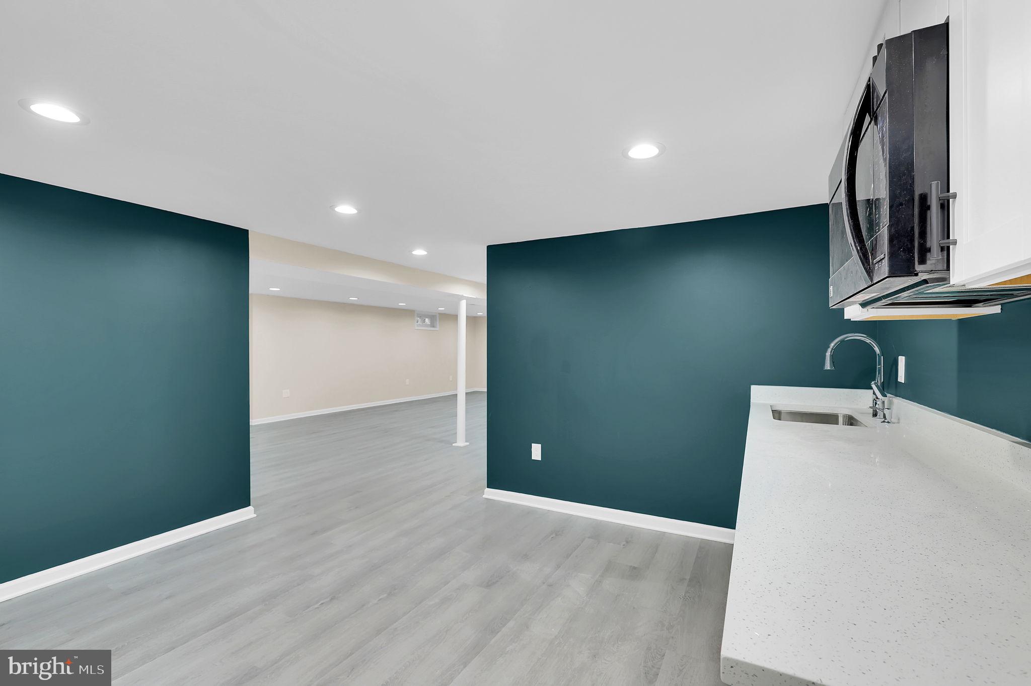 WALNUT HILL - Residential