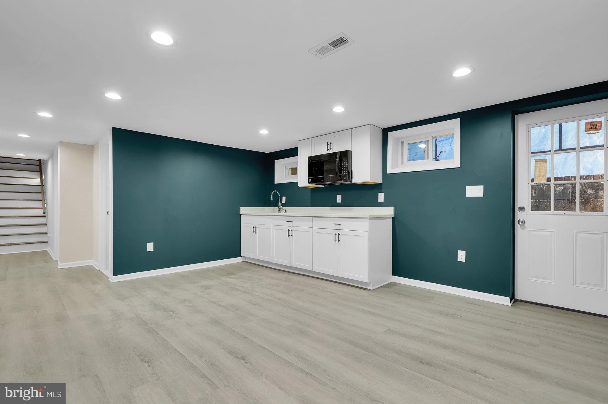 WALNUT HILL - Residential