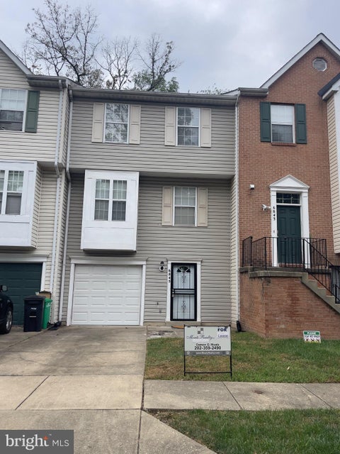 Townhouse For Rent - 6845 Red Maple Court<br/> DISTRICT HEIGHTS, MD 20747