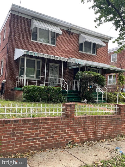 Townhouse For Sale - 4813 7th Street<br/> WASHINGTON, DC 20017
