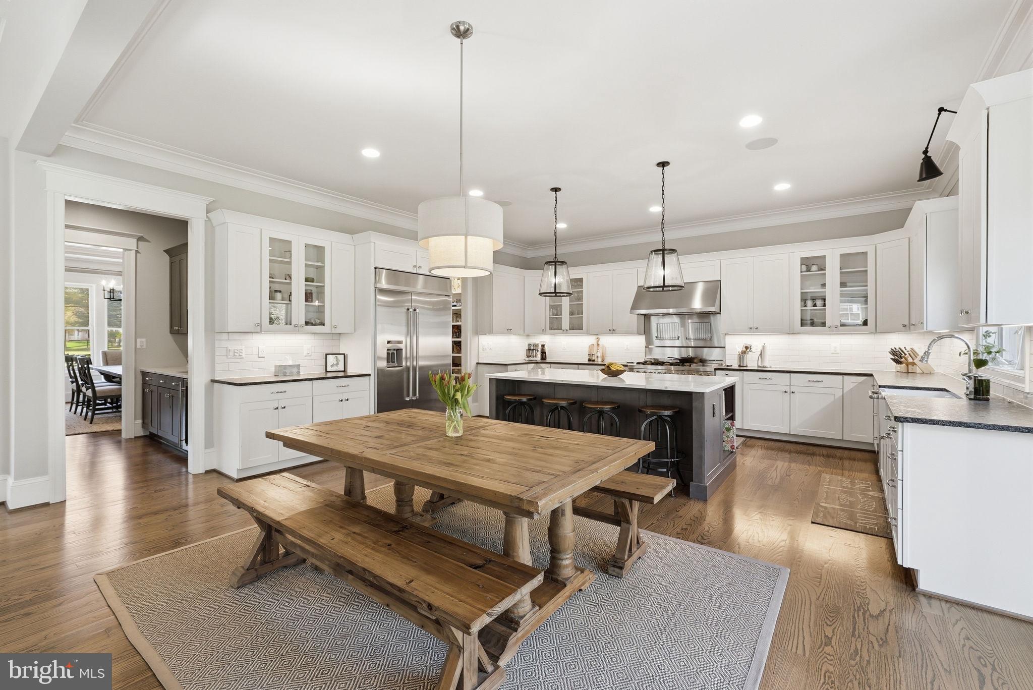 WEST END MANOR - Residential