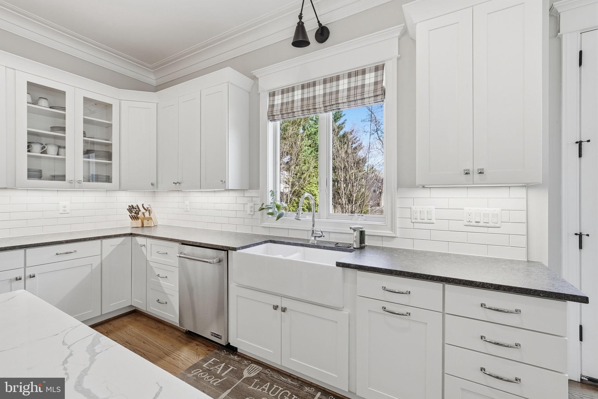 WEST END MANOR - Residential