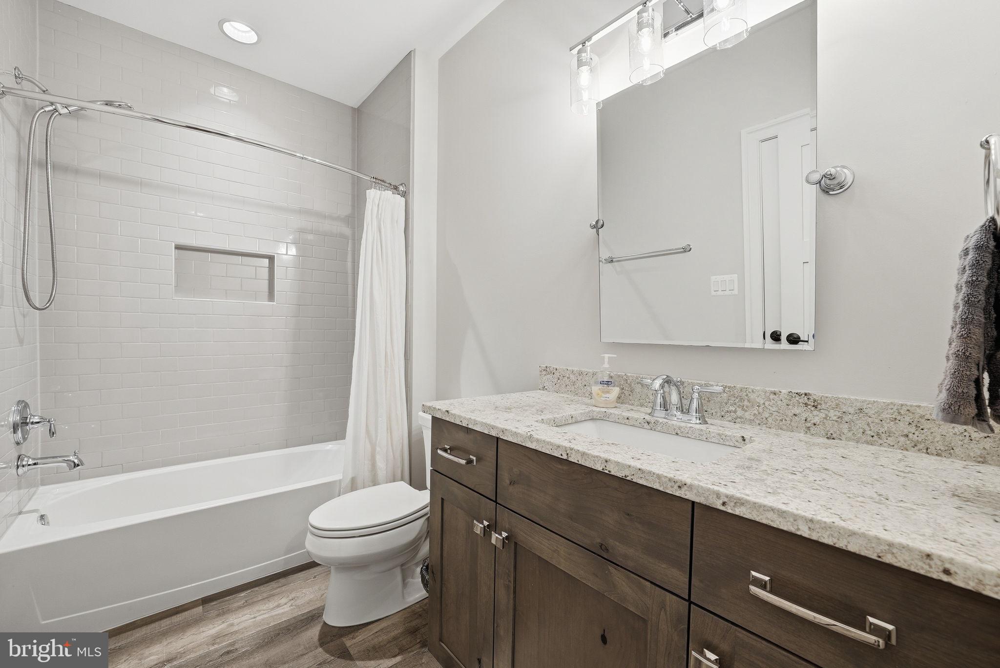 WEST END MANOR - Residential