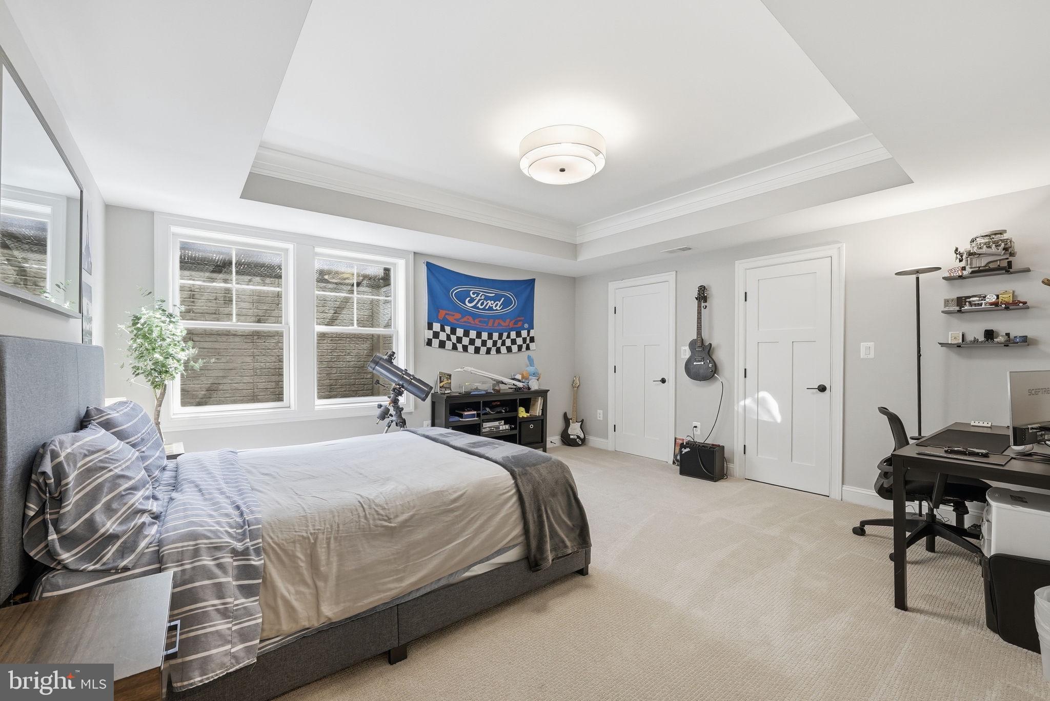 WEST END MANOR - Residential