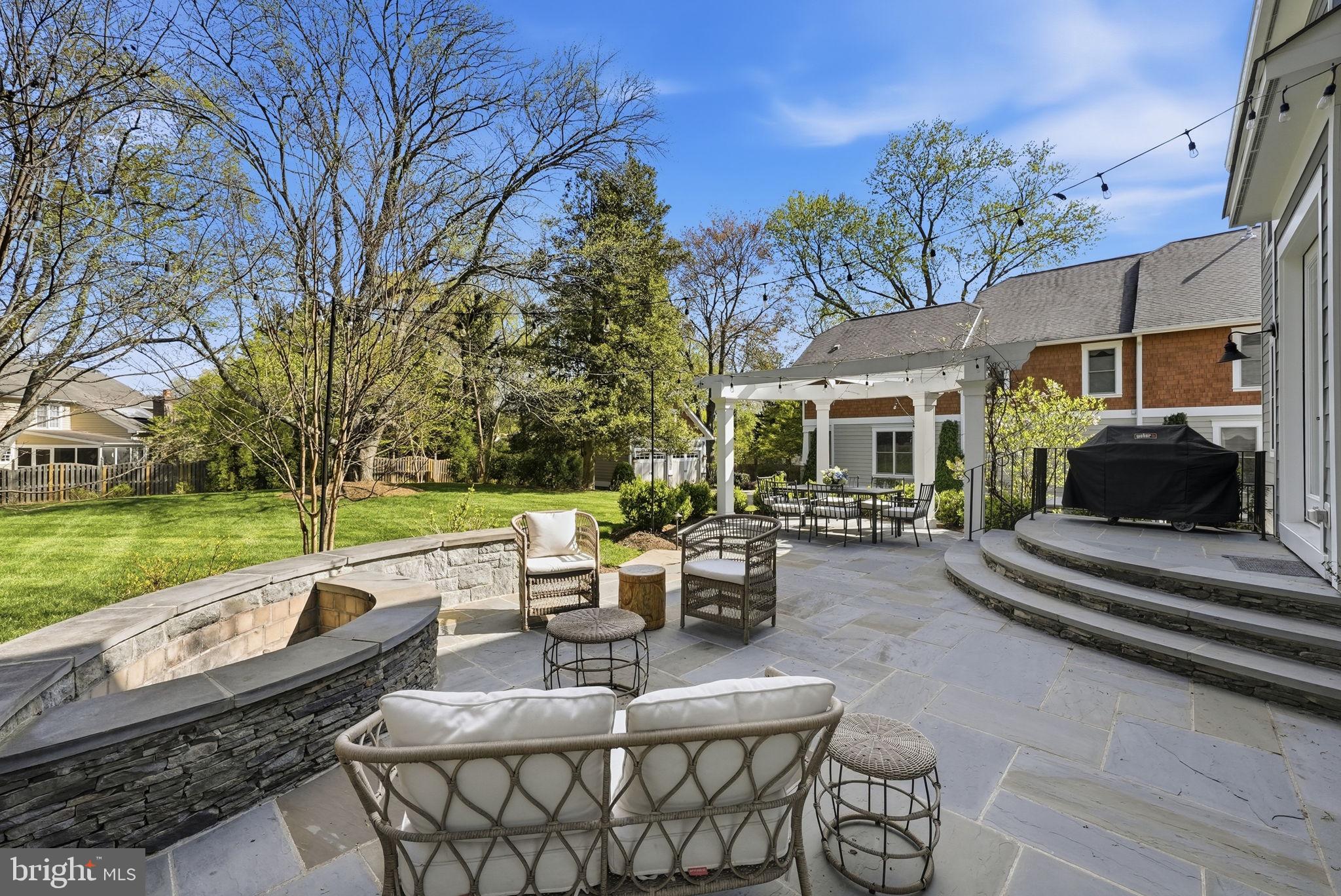 WEST END MANOR - Residential