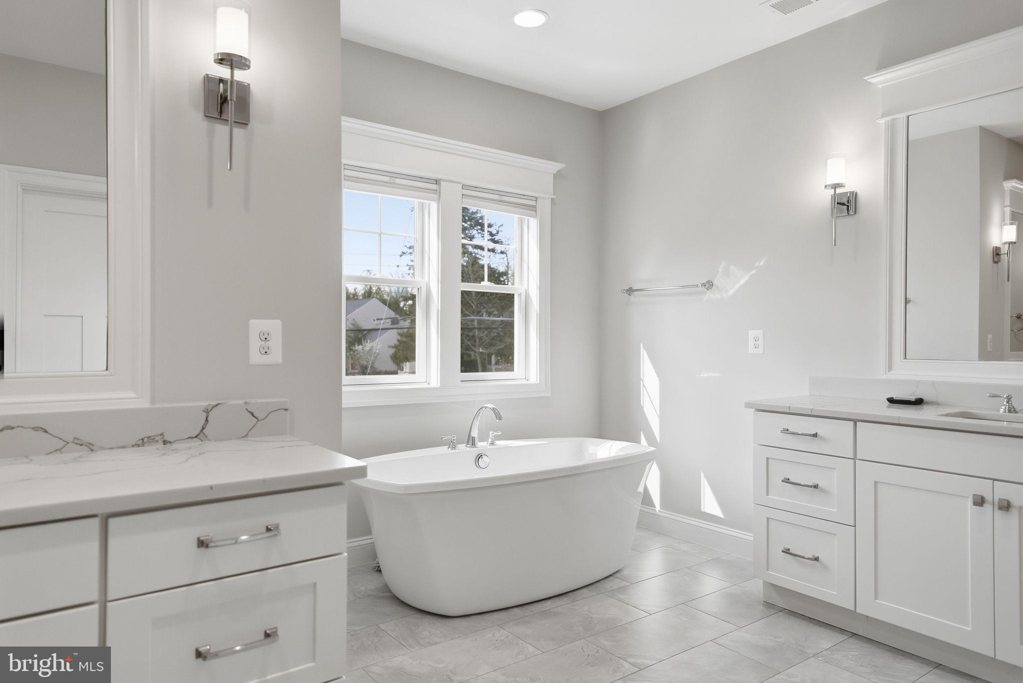 WEST END MANOR - Residential