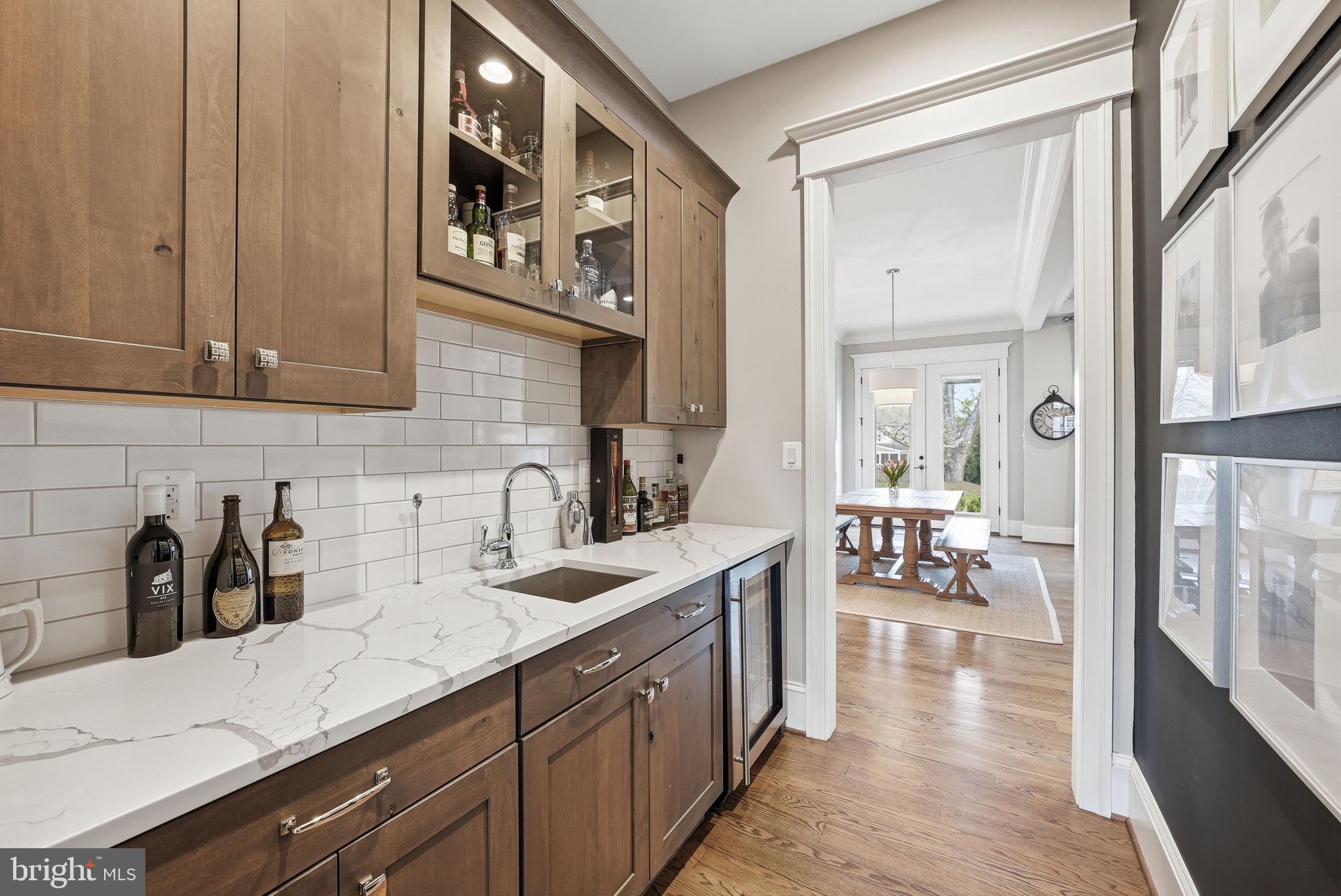 WEST END MANOR - Residential