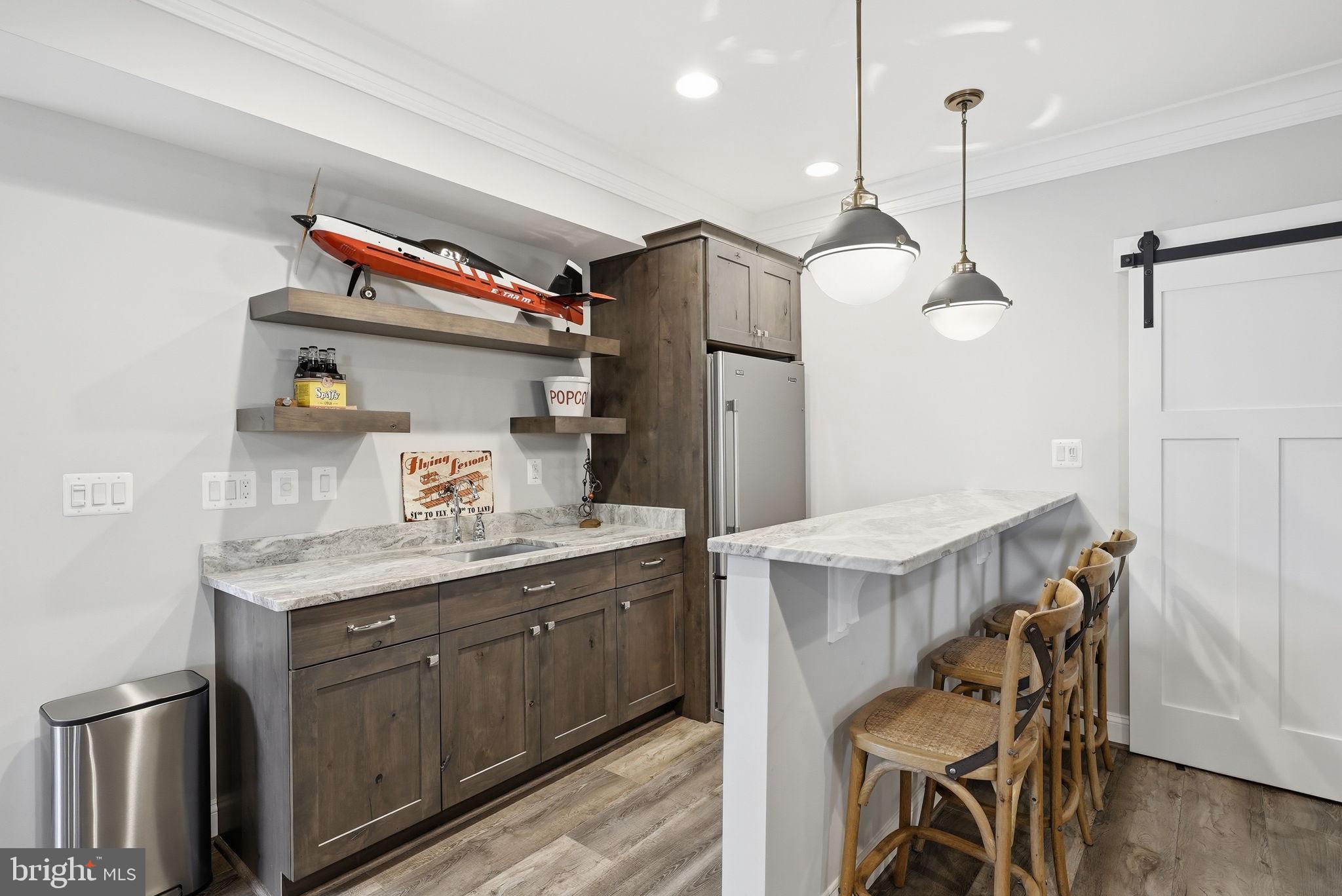 WEST END MANOR - Residential