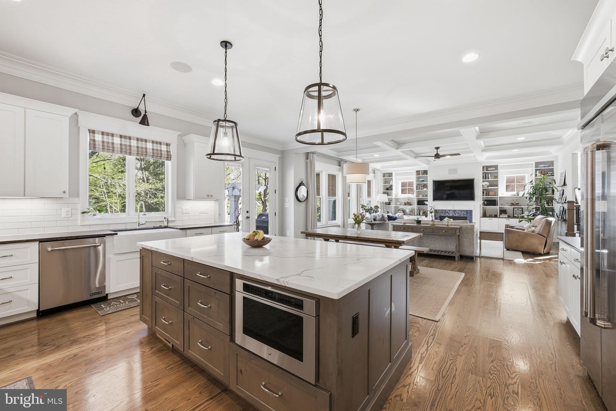 WEST END MANOR - Residential