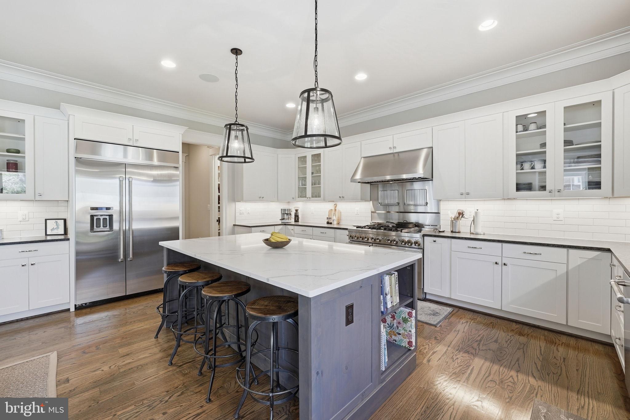 WEST END MANOR - Residential