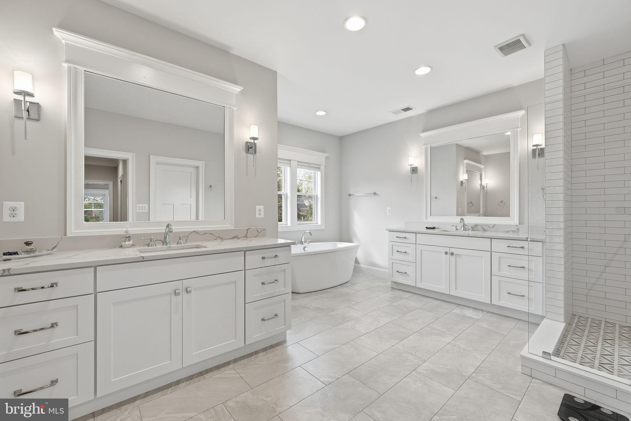 WEST END MANOR - Residential