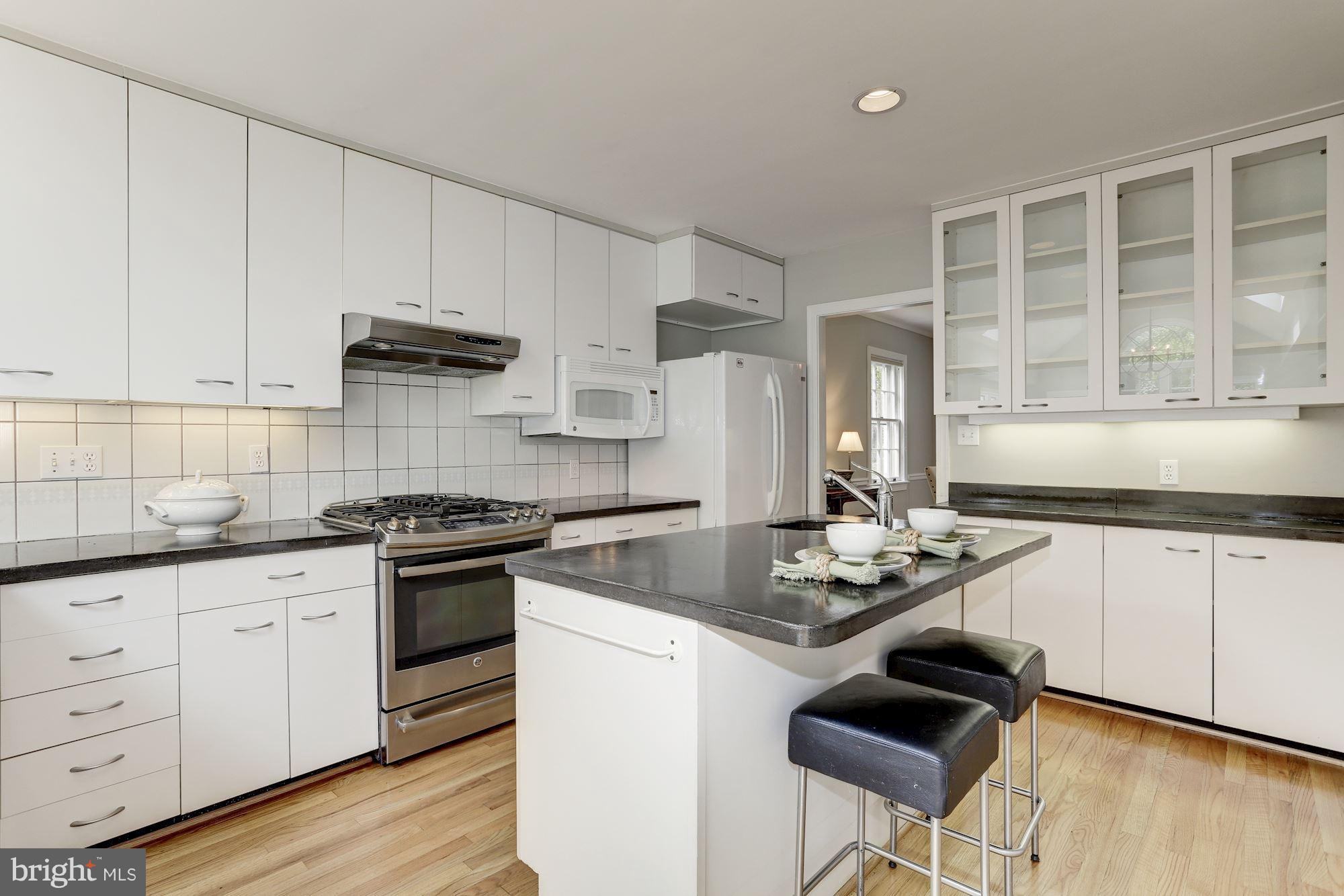 CHEVY CHASE - Residential