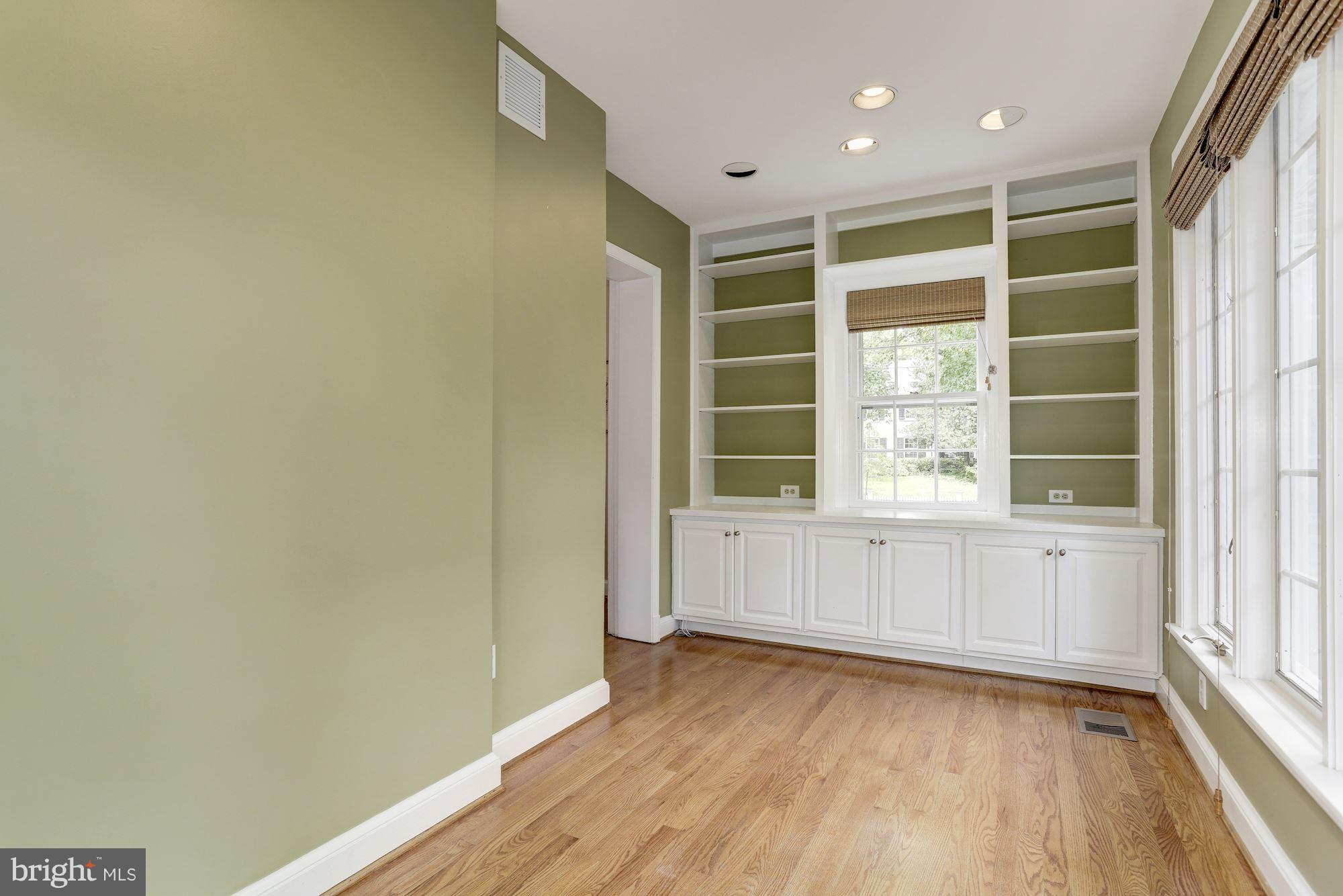 CHEVY CHASE - Residential