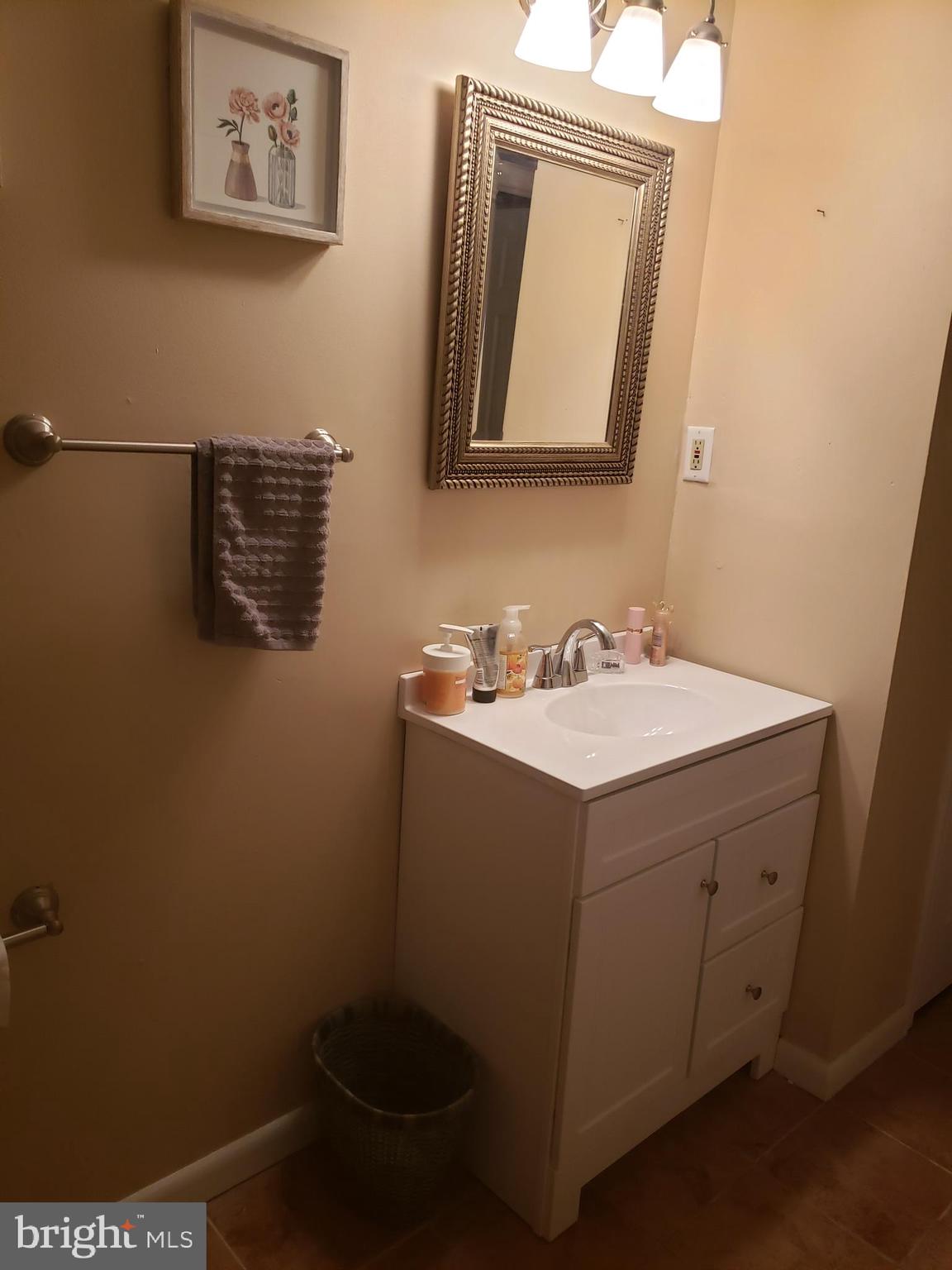 YARDLEY COMMONS - Residential Lease