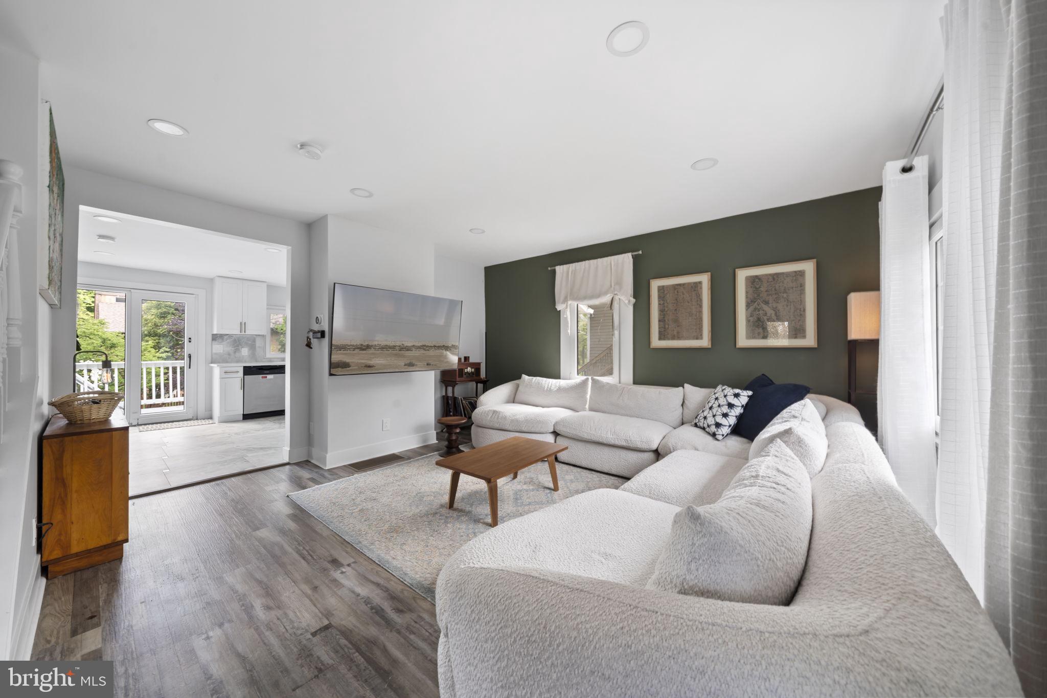 GLENSIDE - Residential