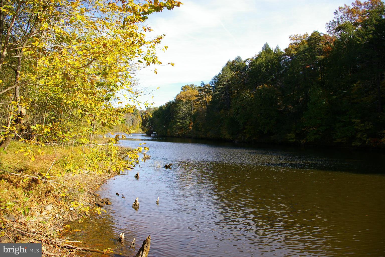 OCCOQUAN RIVER HILLS - Land