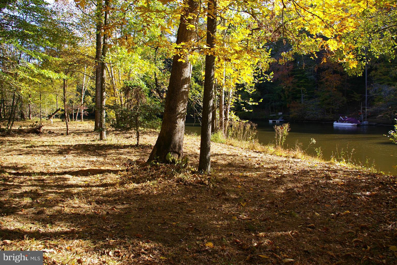 OCCOQUAN RIVER HILLS - Land