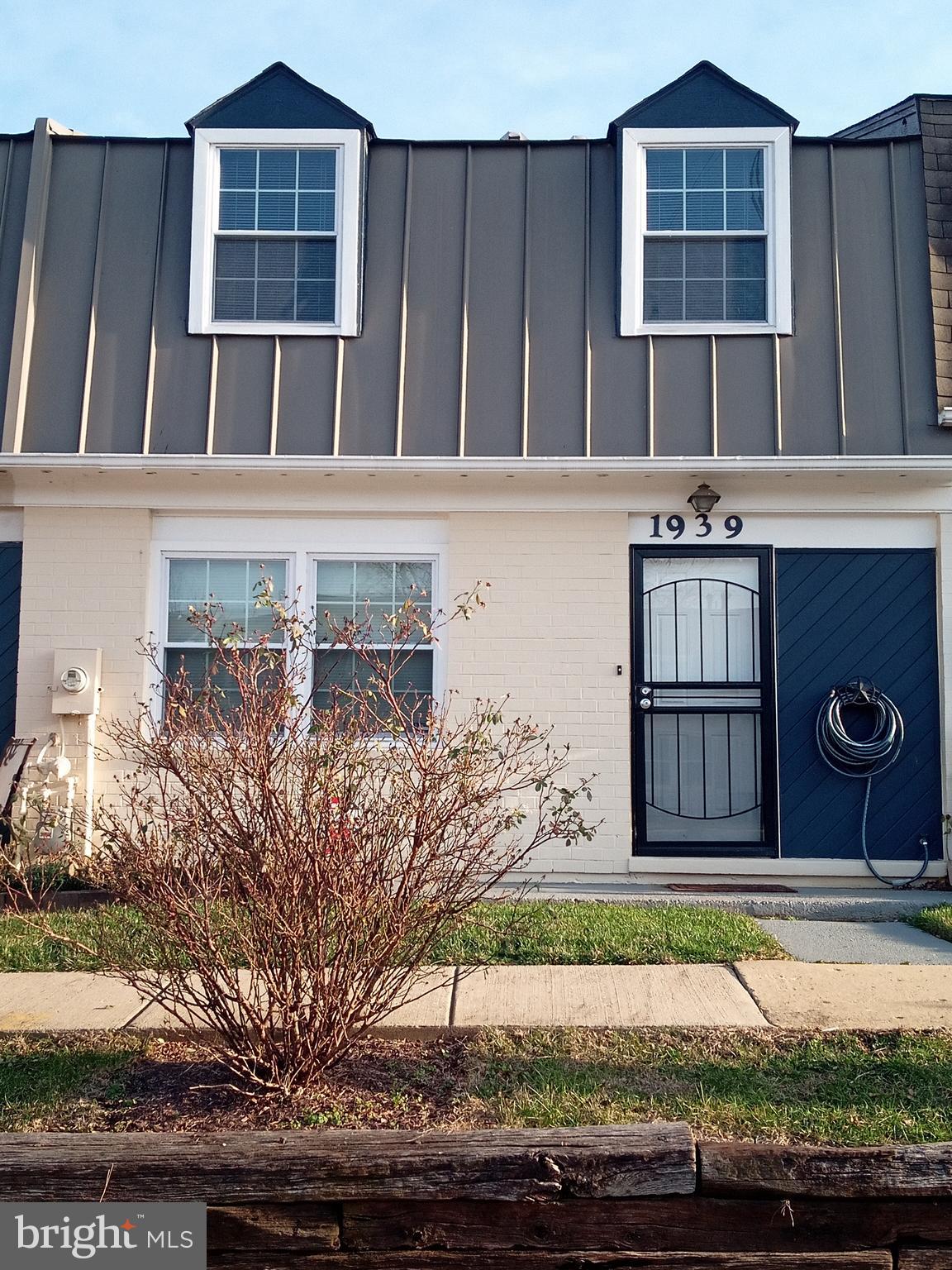 WINDMILL SQUARE - Residential