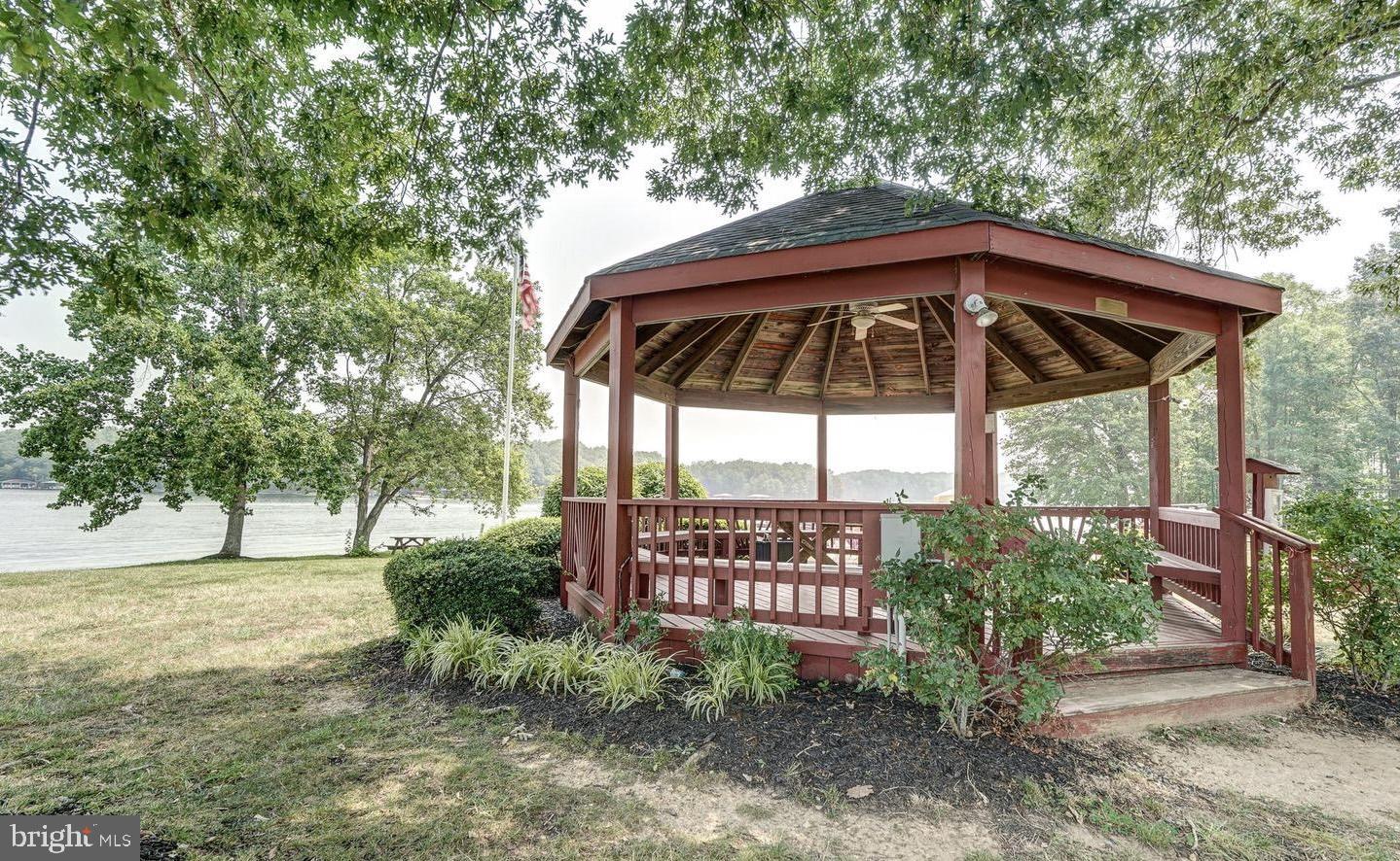 TALL PINES - Residential