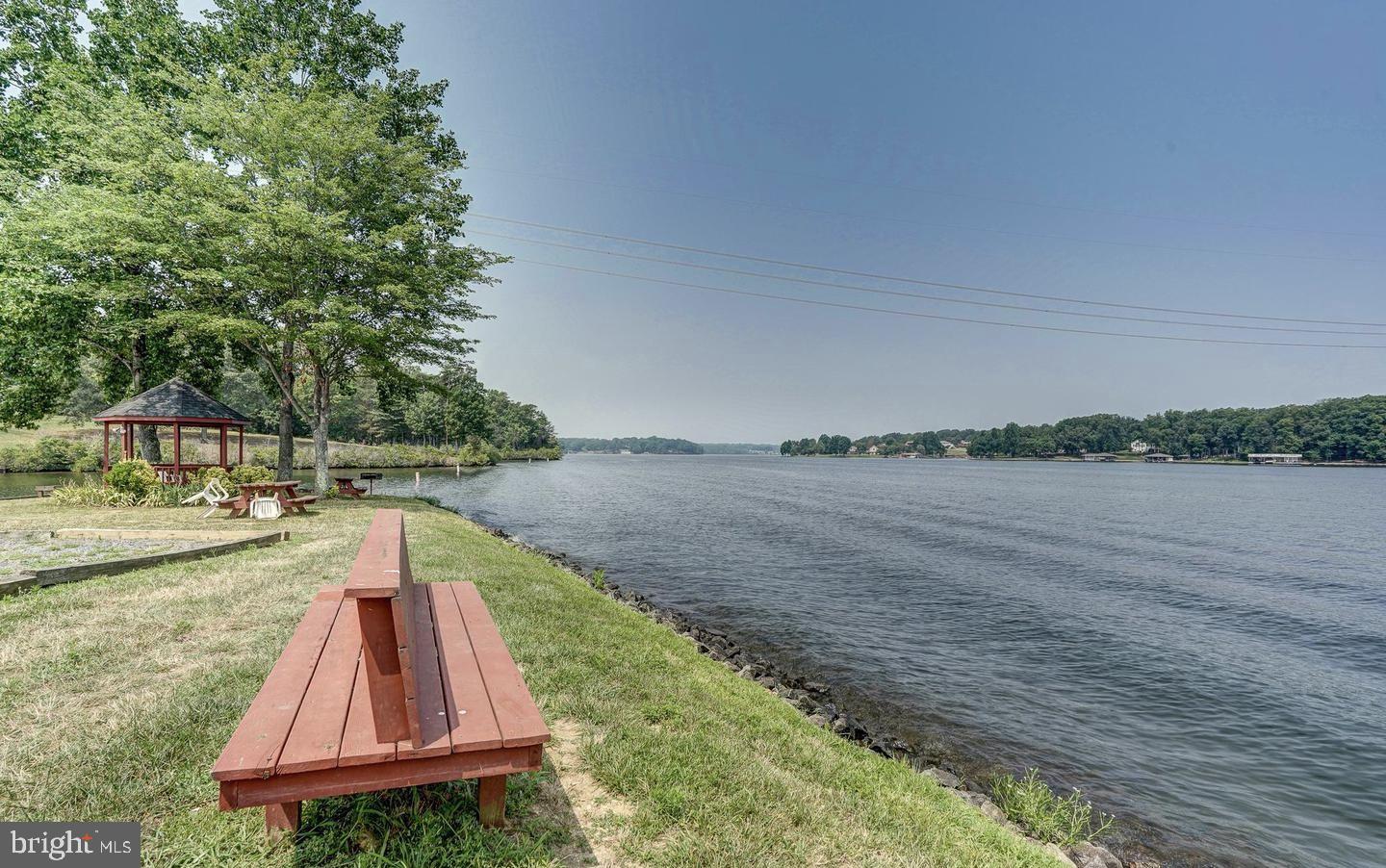 TALL PINES - Residential