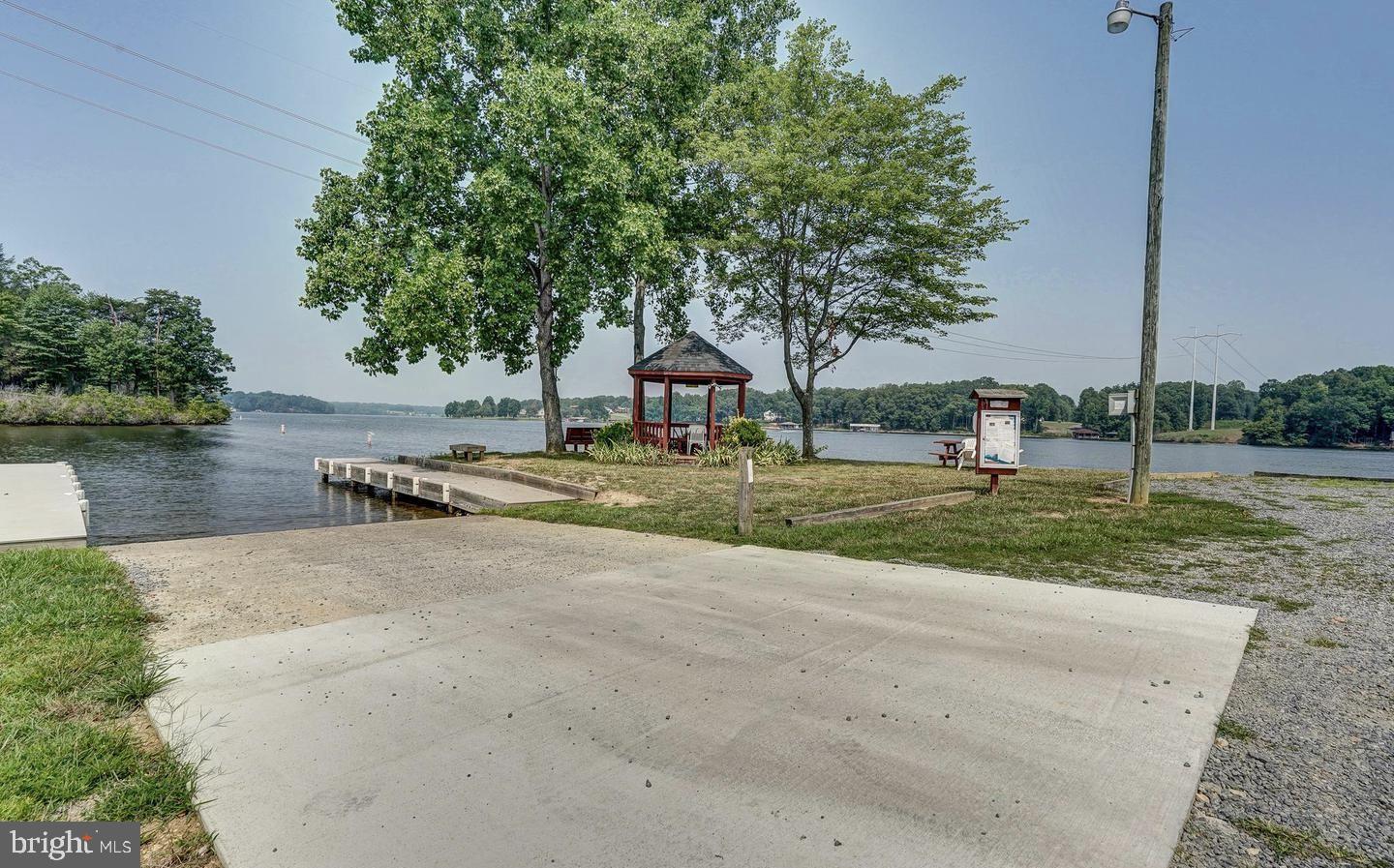 TALL PINES - Residential