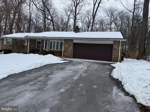 Homes For Sale - 1806 Martin Drive<br/> LEBANON, PA 17046