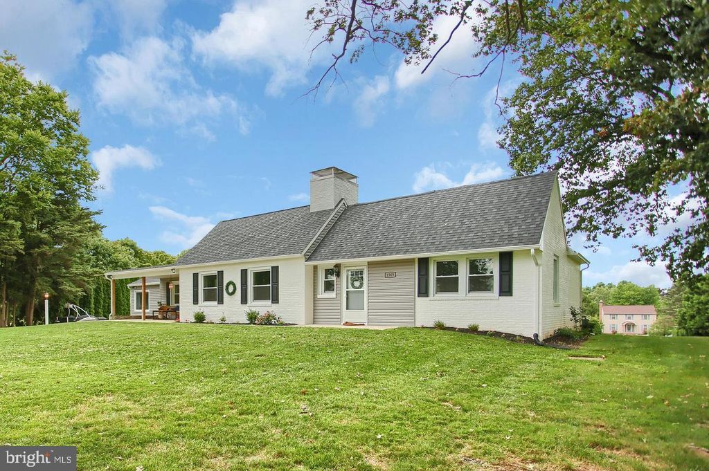 Photo of 1969 Millersville Pike, LANCASTER, PA 17603 (MLS # PALA2082286)