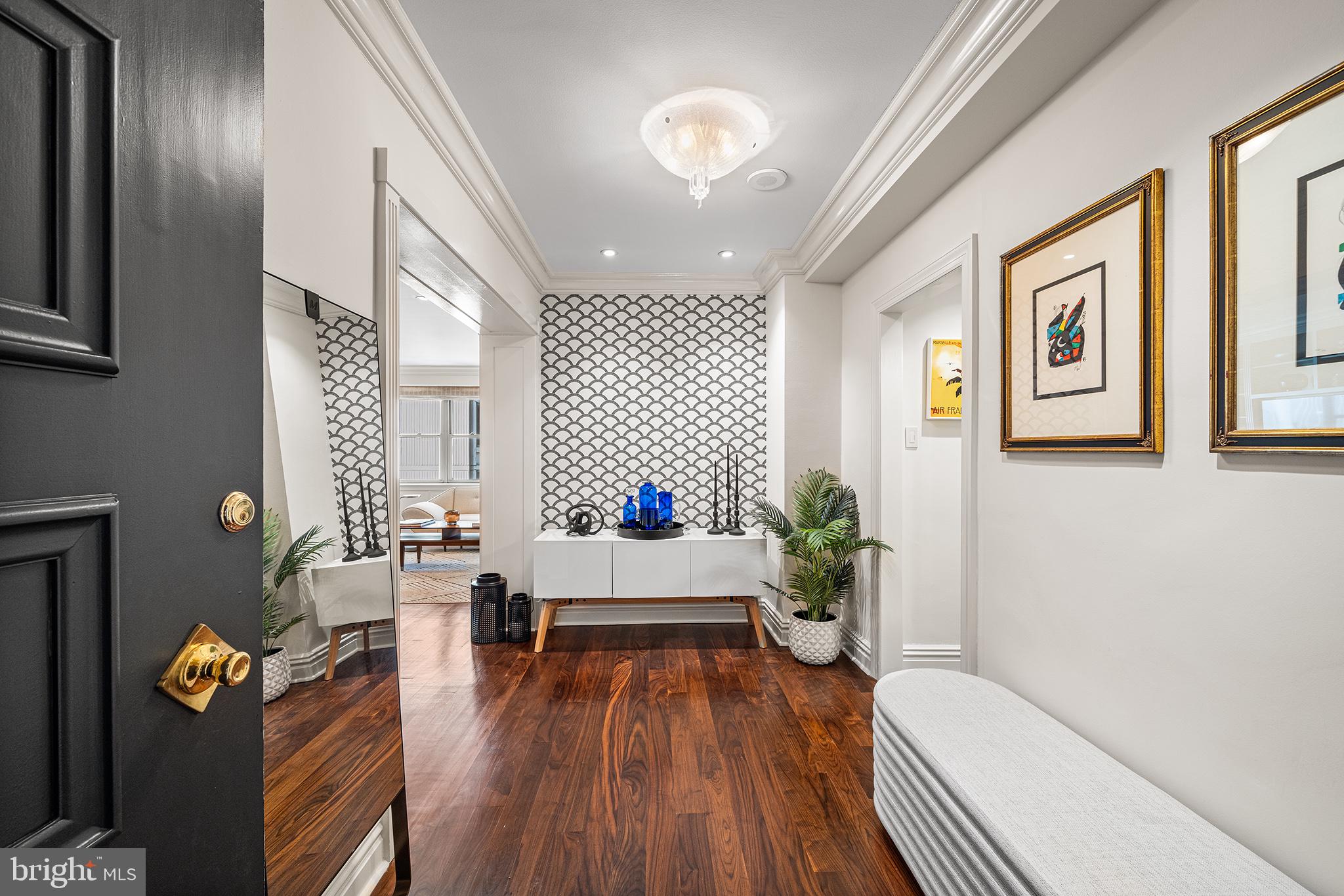 220 W RITTENHOUSE SQUARE 8F