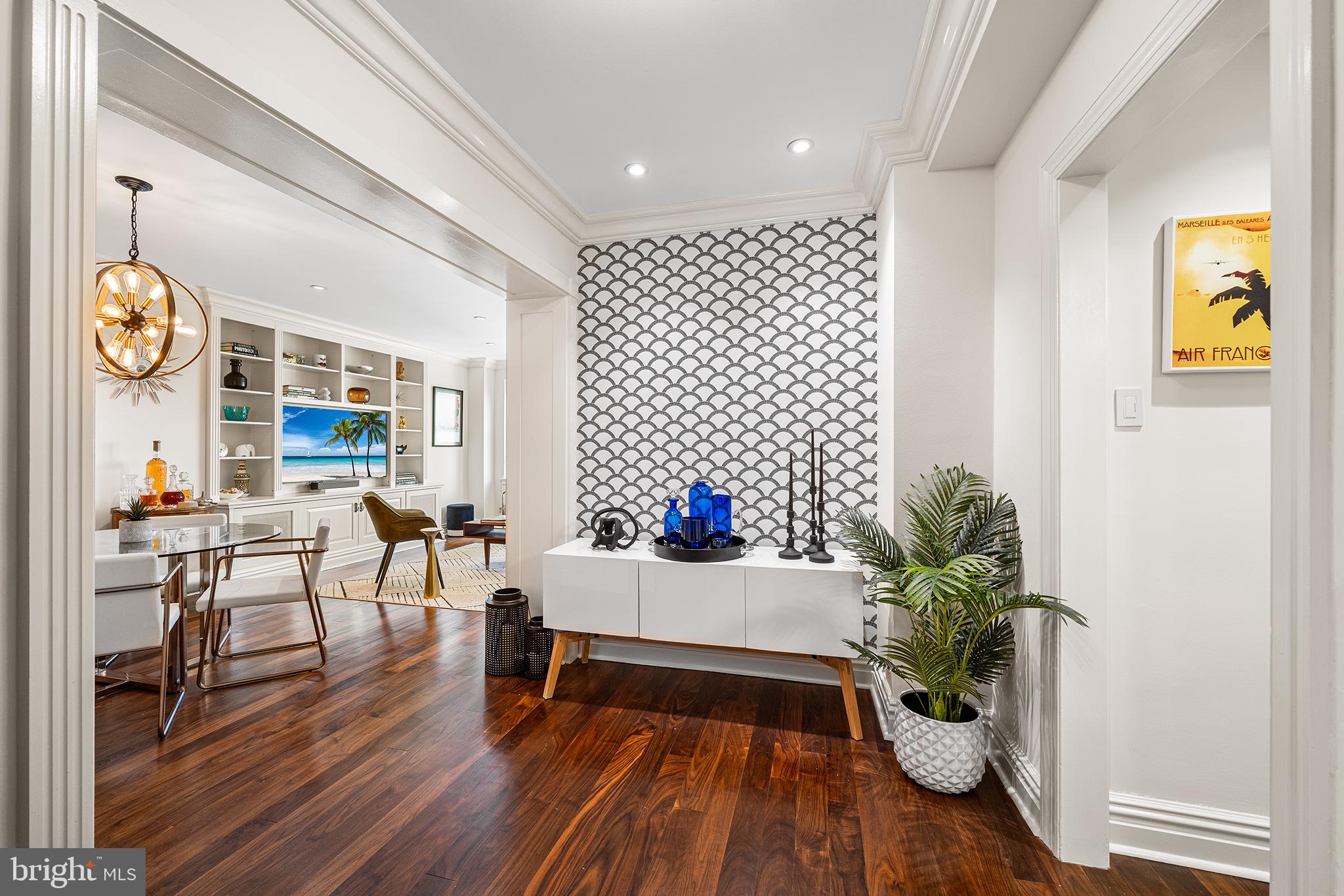220 W RITTENHOUSE SQUARE 8F