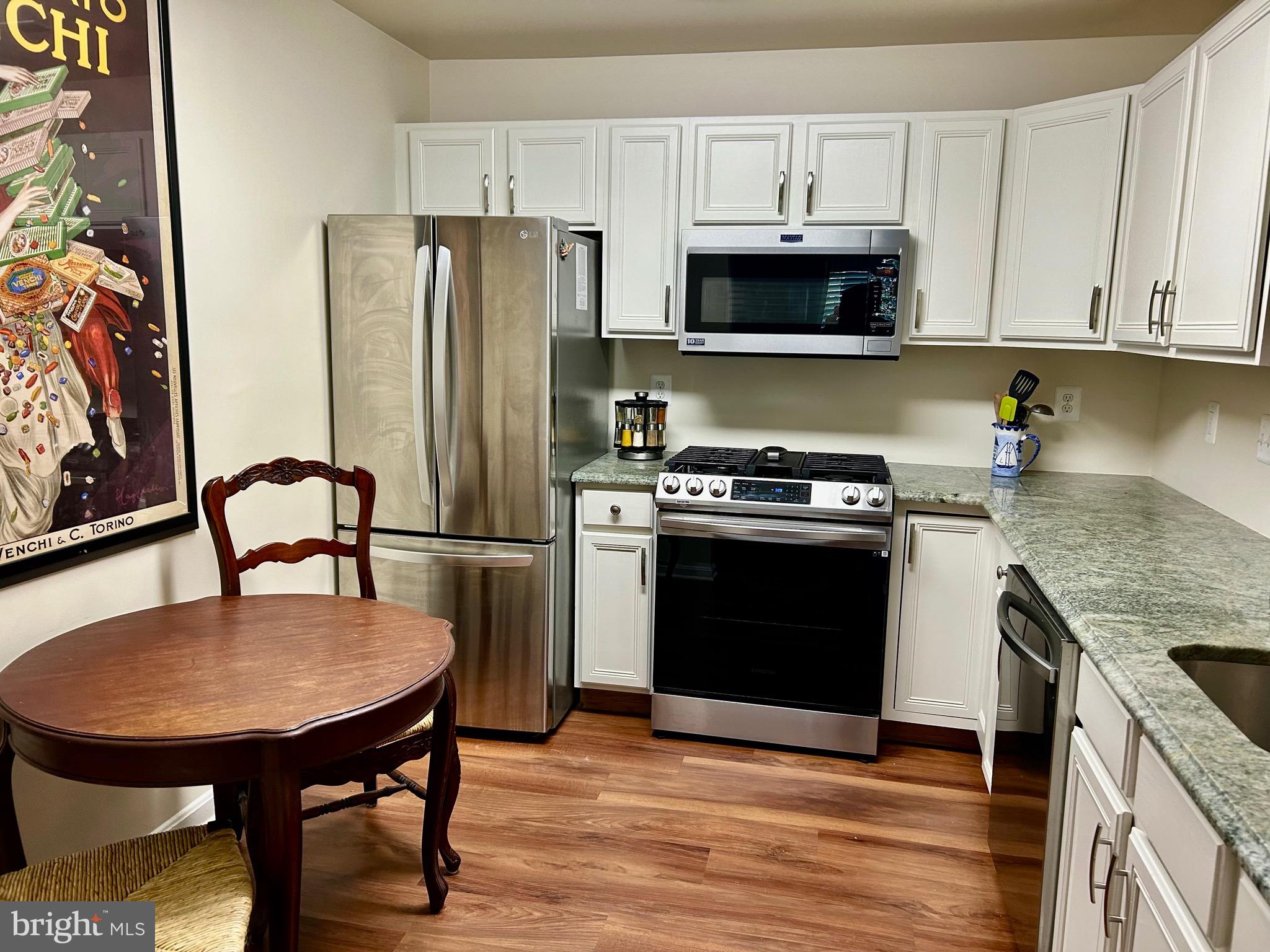 FALLS GABLE - Residential