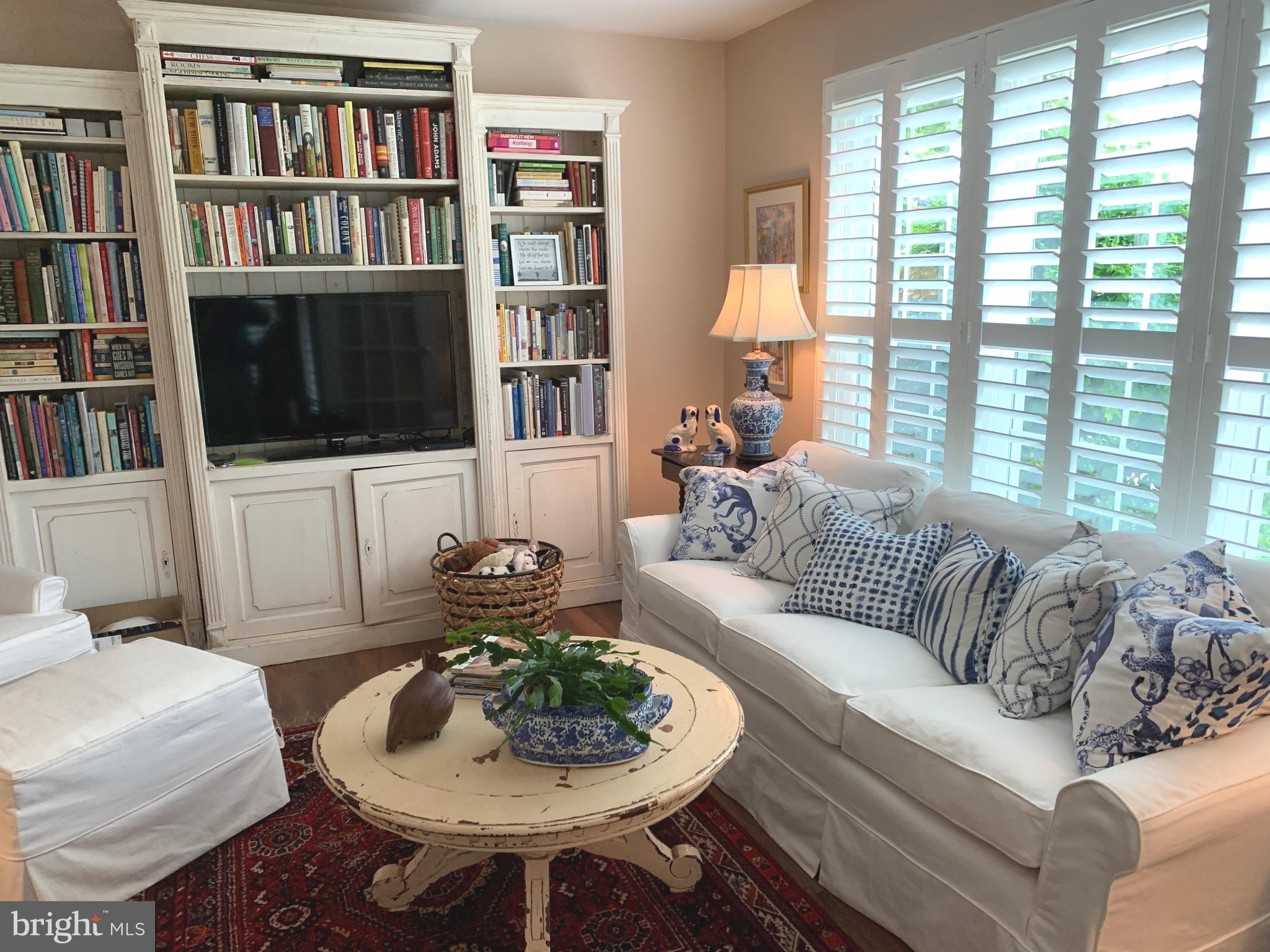 FALLS GABLE - Residential