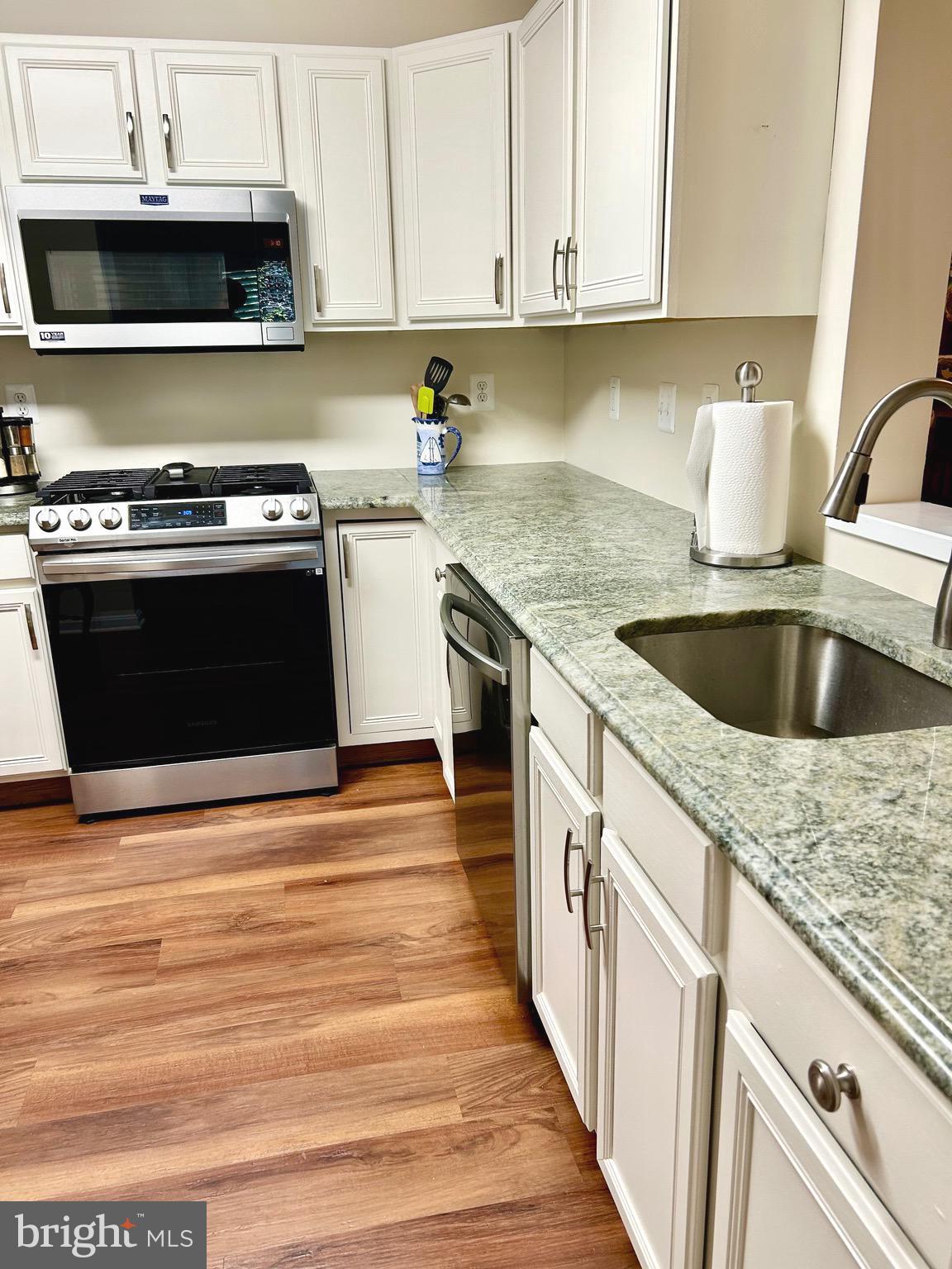 FALLS GABLE - Residential