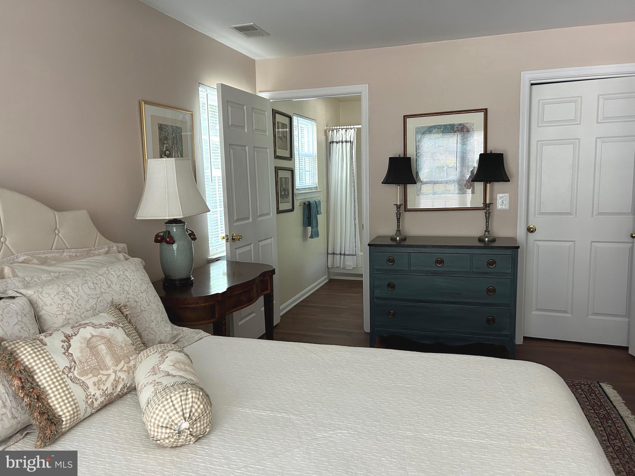 FALLS GABLE - Residential