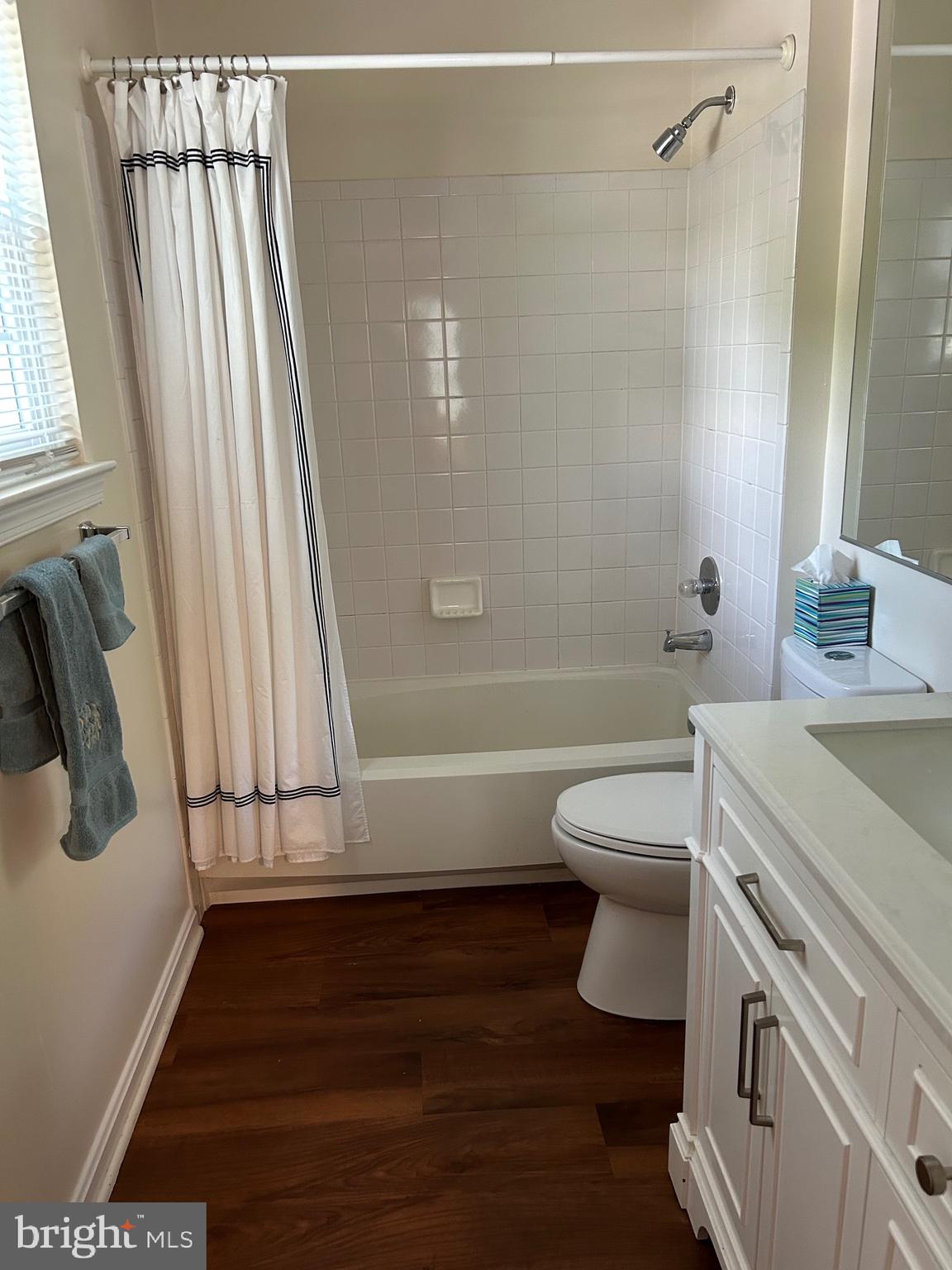 FALLS GABLE - Residential