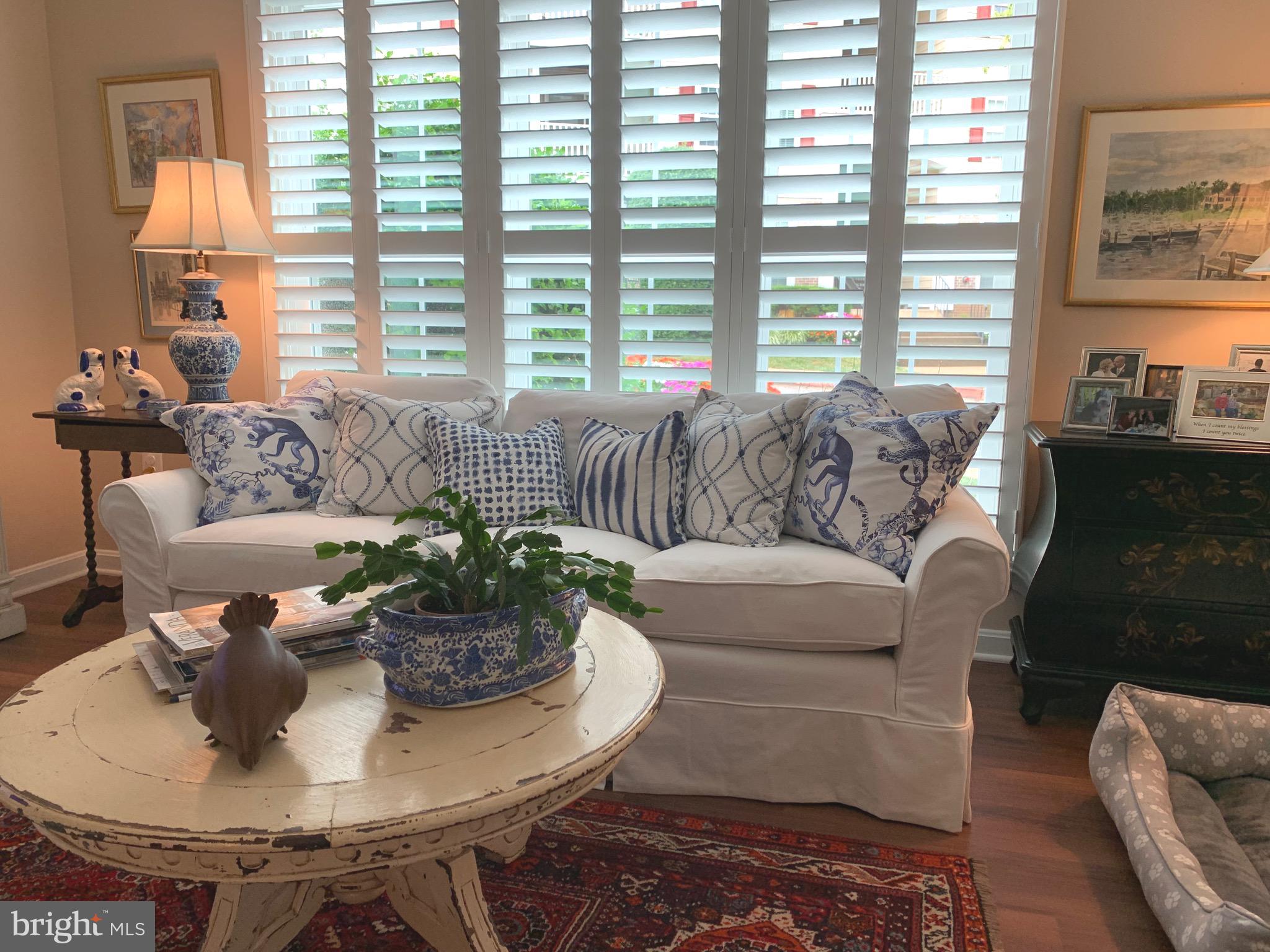 FALLS GABLE - Residential