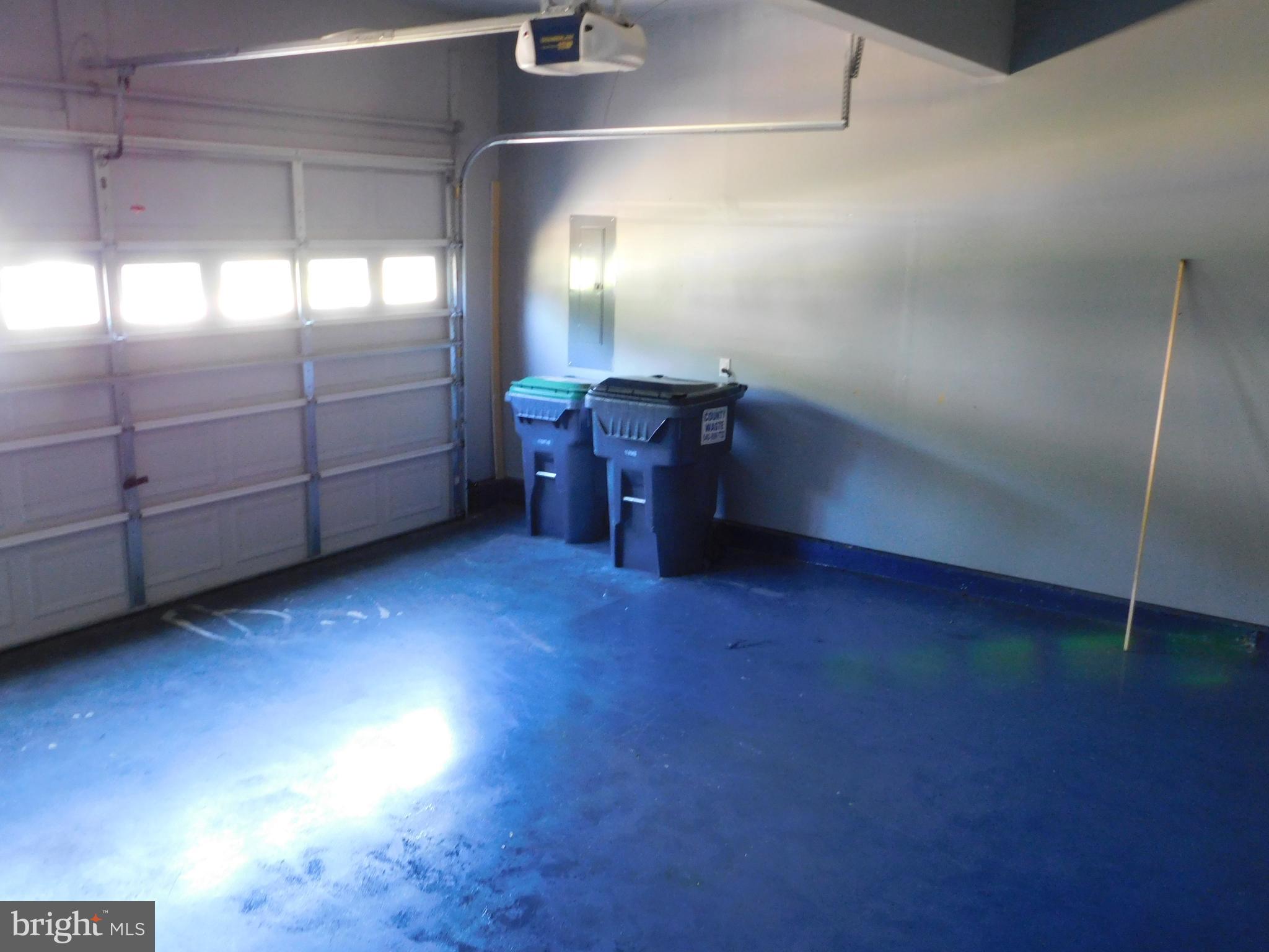 HOPYARD FARM - Residential Lease